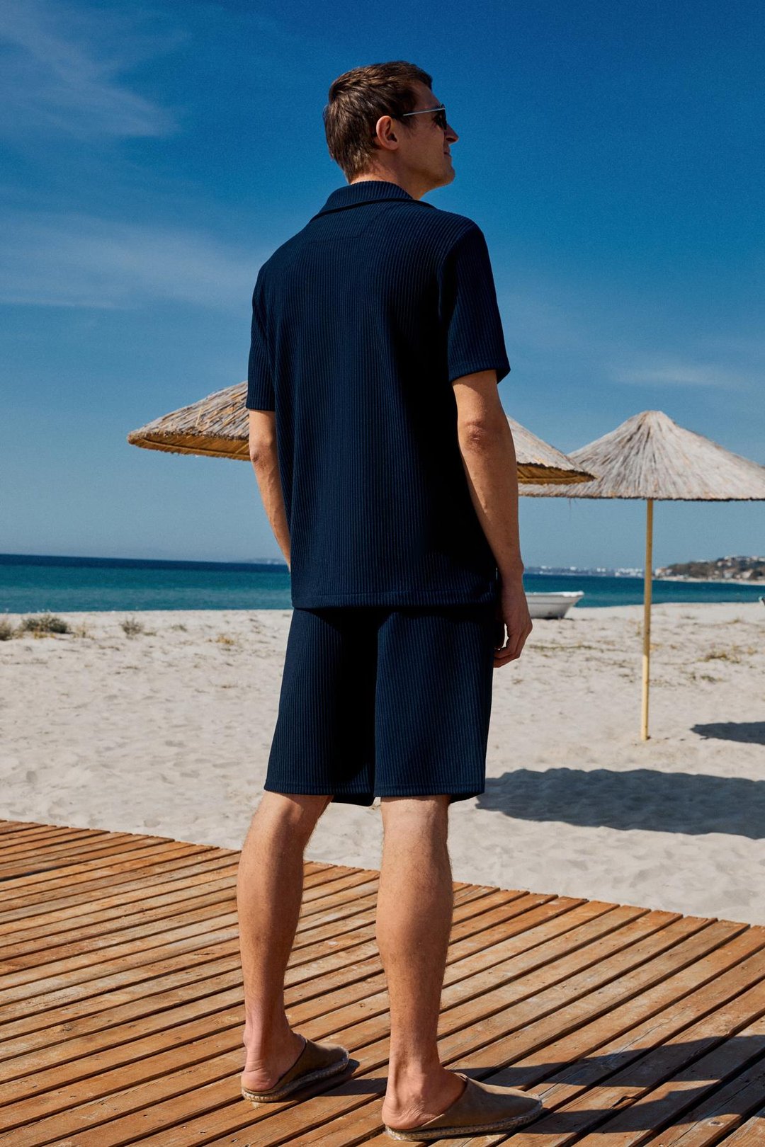 ERMANO Erkek Regular Fit Kısa Kollu Gömlek Yaka Düğmeli Lacivert Gömlek