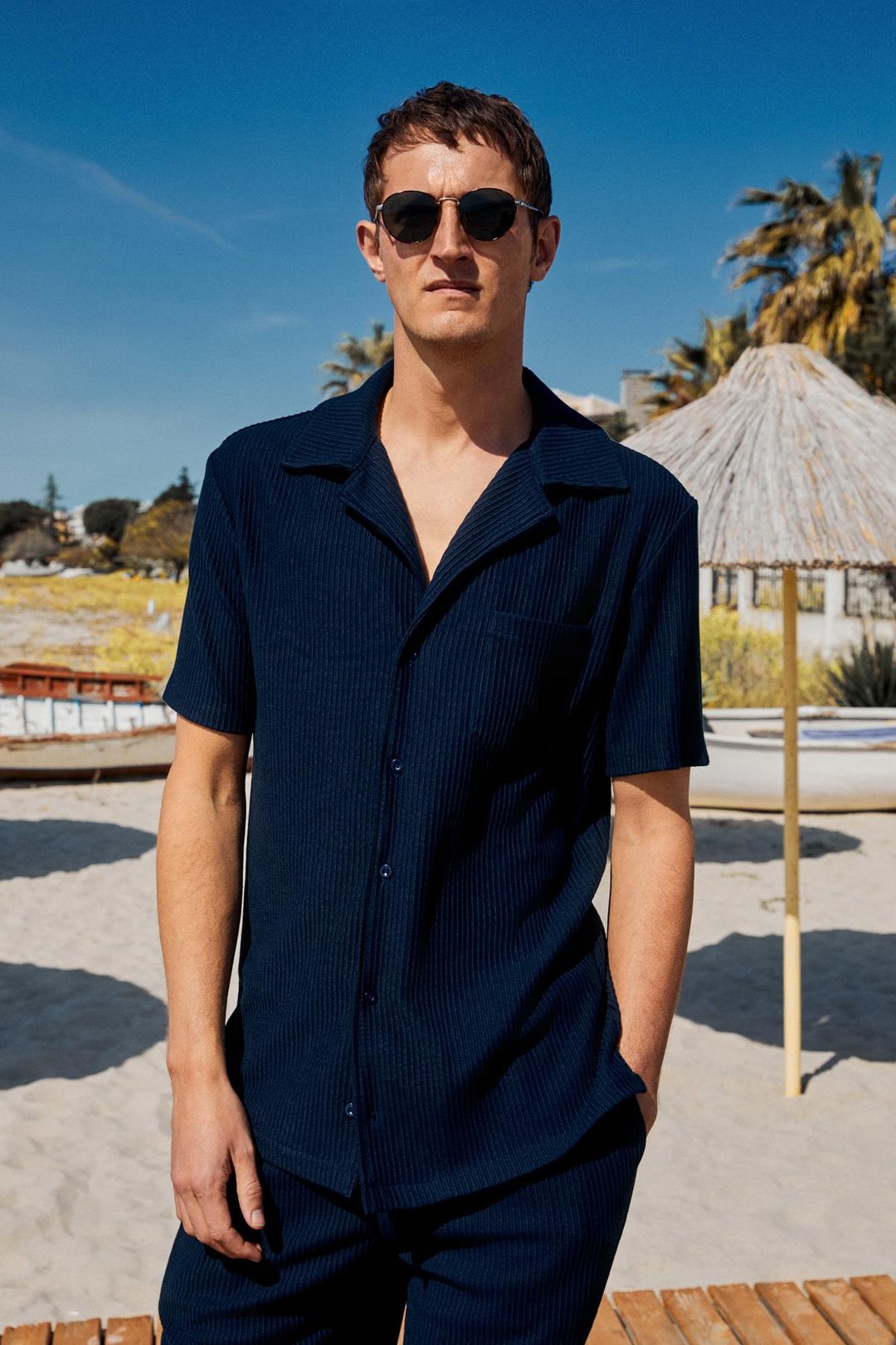 ERMANO Erkek Regular Fit Kısa Kollu Gömlek Yaka Düğmeli Lacivert Gömlek