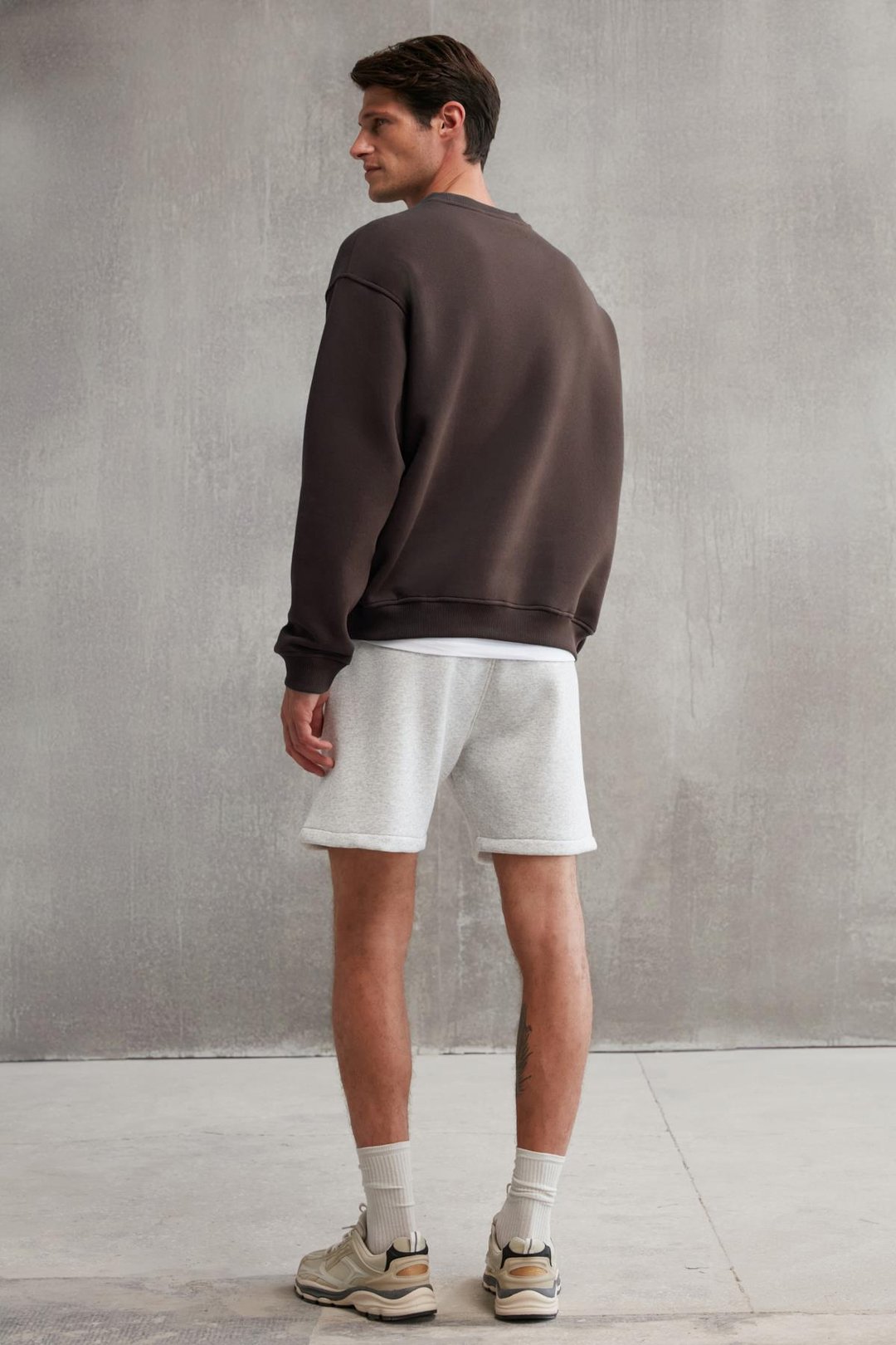 Ernest Erkek Organik Pamuklu Yumuşacık Baskı Detaylı Bisiklet Yaka İçi Polarlı Kahverengi Sweatshirt