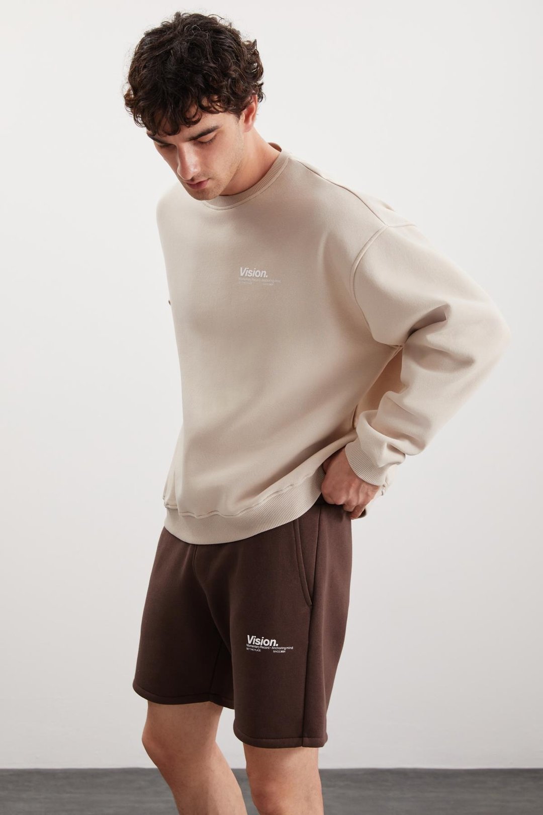 ERNEST Erkek Yumuşacık İçi Polarlı Baskı Detaylı Organik Pamuk Oversize Vizon Sweatshirt