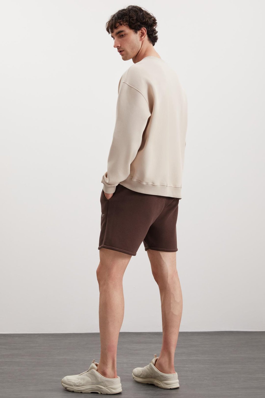 ERNEST Erkek Yumuşacık İçi Polarlı Baskı Detaylı Organik Pamuk Oversize Vizon Sweatshirt