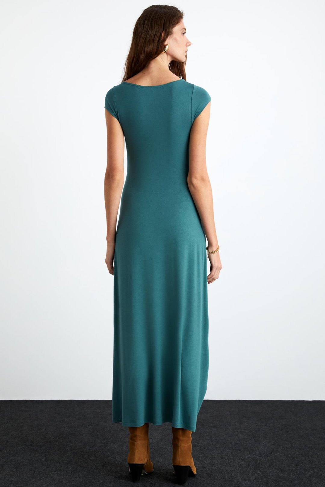 ESLY Kadın Viskon Likralı Eteği Kloş Sırt Dekolteli Yeşil Elbise