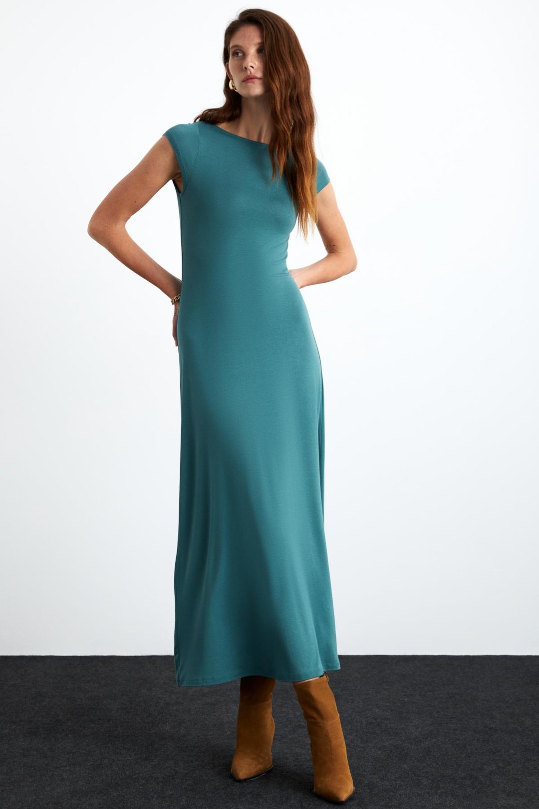 ESLY Kadın Viskon Likralı Eteği Kloş Sırt Dekolteli Yeşil Elbise