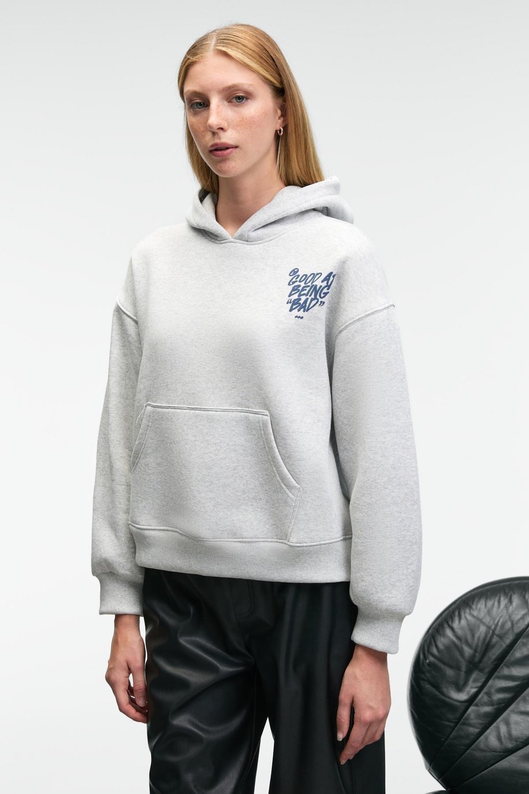 EVANTIA Kadın Baskılı Oversize Kapüşonlu Nakış Detaylı Kanguru Cep Grimelanj Sweatshirt