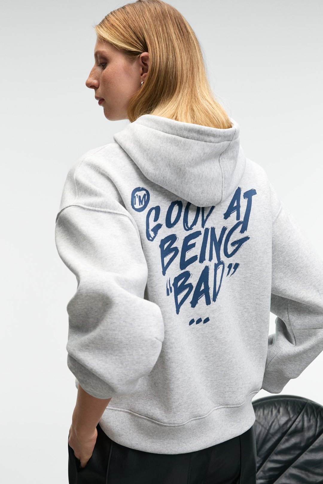 EVANTIA Kadın Baskılı Oversize Kapüşonlu Nakış Detaylı Kanguru Cep Grimelanj Sweatshirt