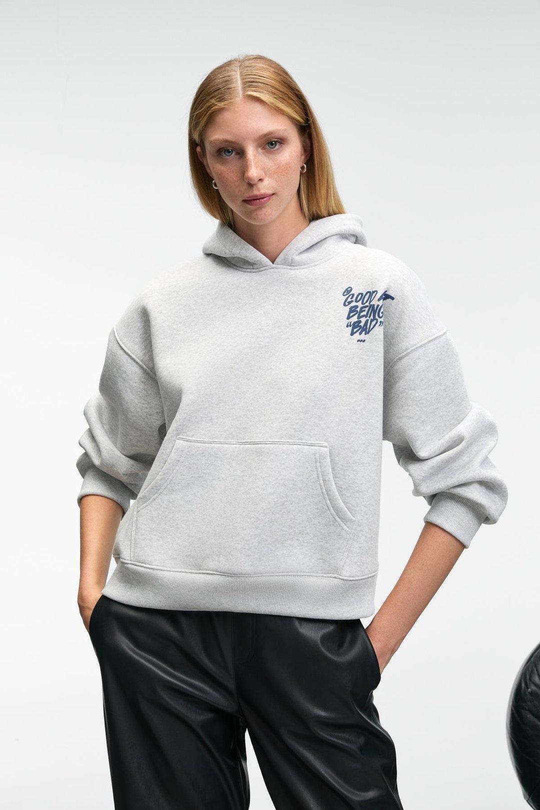 EVANTIA Kadın Baskılı Oversize Kapüşonlu Nakış Detaylı Kanguru Cep Grimelanj Sweatshirt