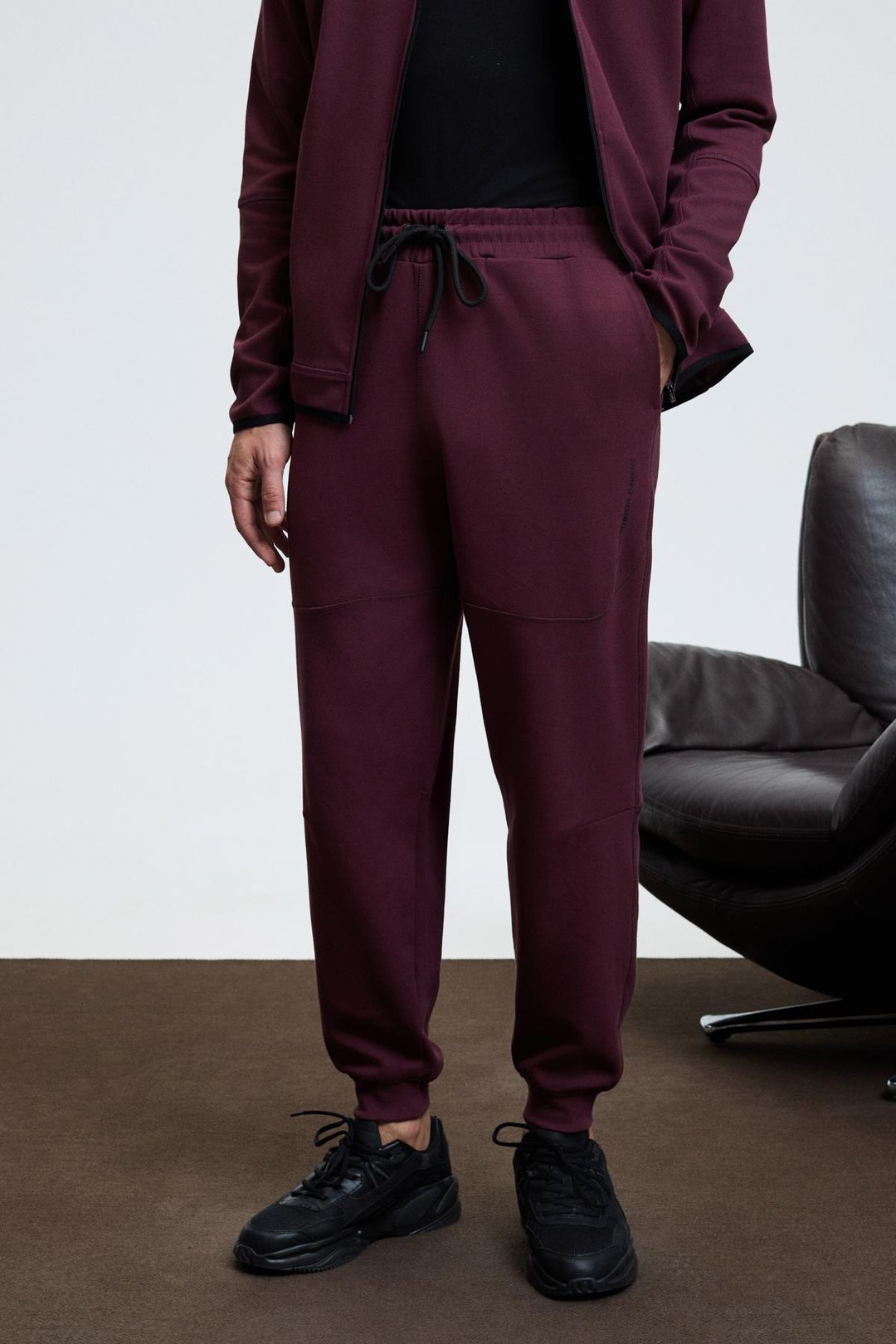 GELIDO Erkek Beli Lastikli Manşetli Paça Kordonlu Karyoka Dikişli Baskılı Bordo Eşofman Altı