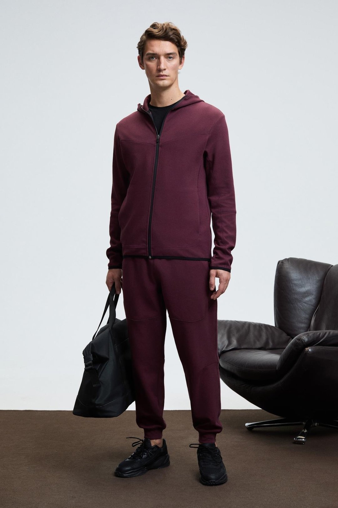 GELIDO Erkek Beli Lastikli Manşetli Paça Kordonlu Karyoka Dikişli Baskılı Bordo Eşofman Altı