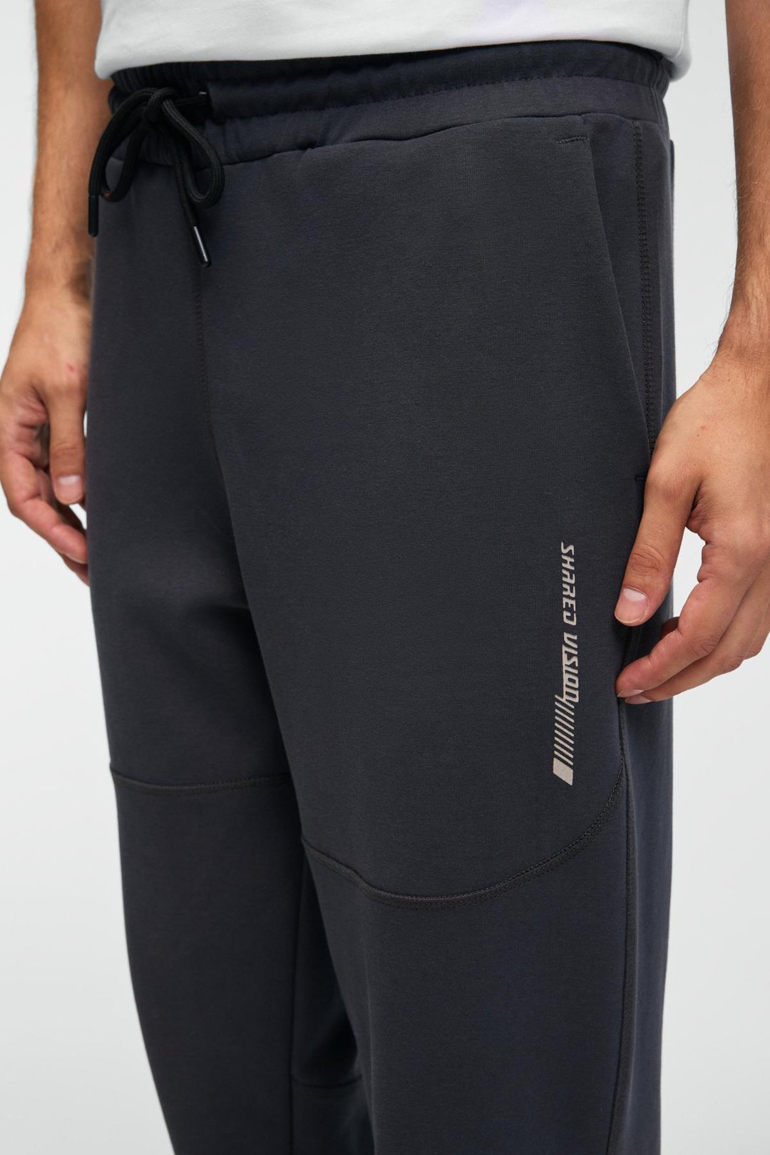 GELIDO Erkek Beli Lastikli Manşetli Paça Kordonlu Karyoka Dikişli Baskılı Antrasit Eşofman Altı