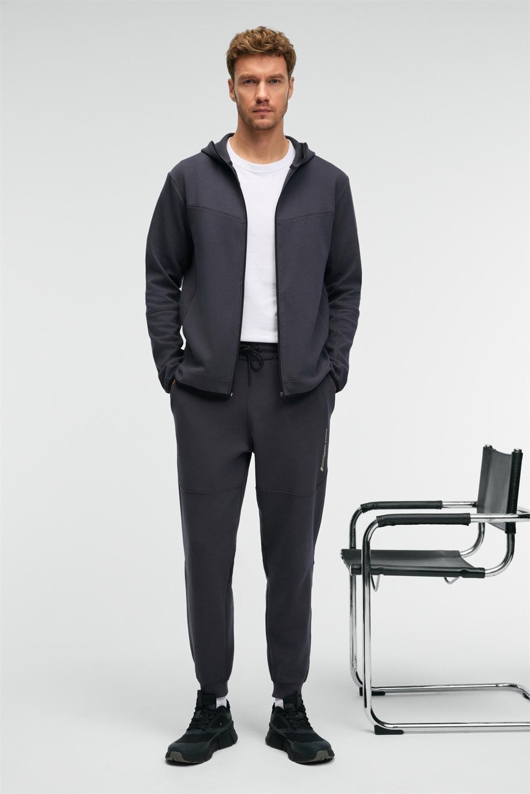 GELIDO Erkek Beli Lastikli Manşetli Paça Kordonlu Karyoka Dikişli Baskılı Antrasit Eşofman Altı