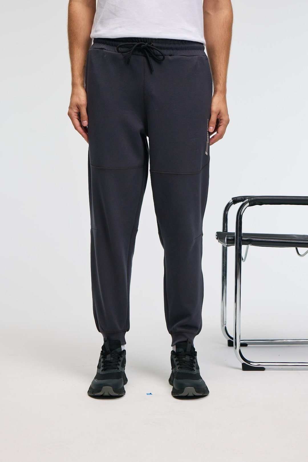 GELIDO Erkek Beli Lastikli Manşetli Paça Kordonlu Karyoka Dikişli Baskılı Antrasit Eşofman Altı