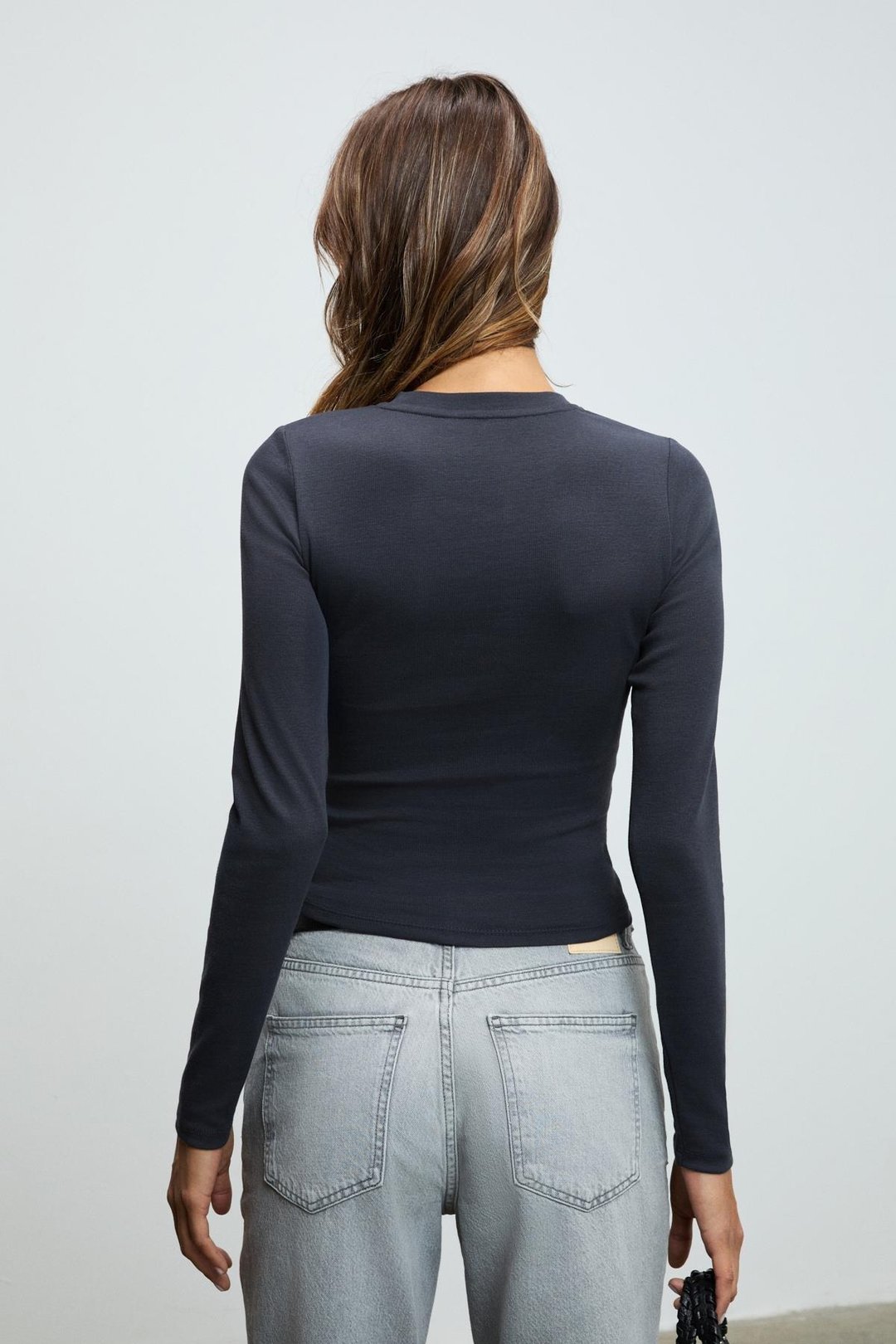 GRIGROS Kadın Esnek Kumaşlı Vücuda Oturan Slim Fit Uzun Kollu Antrasit T-Shirt