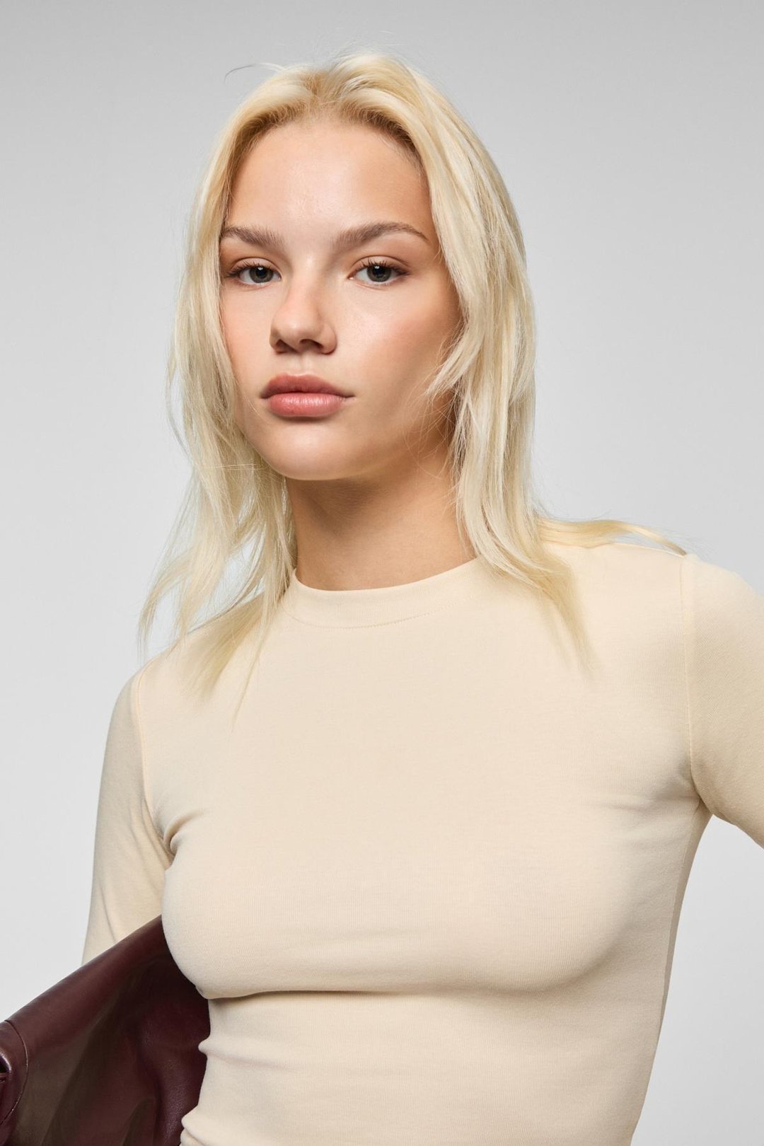 GRIGROS Kadın Esnek Kumaşlı Vücuda Oturan Slim Fit Uzun Kollu Bej T-Shirt