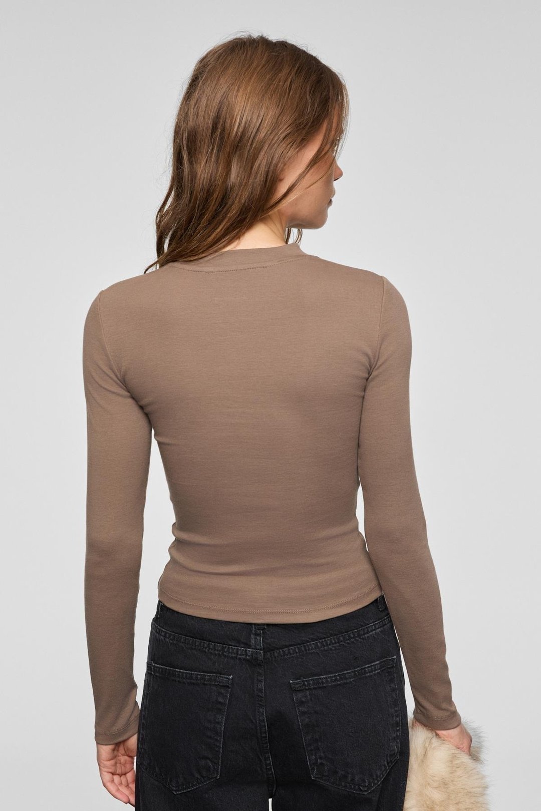 GRIGROS Kadın Esnek Kumaşlı Vücuda Oturan Slim Fit Uzun Kollu Vizon T-Shirt