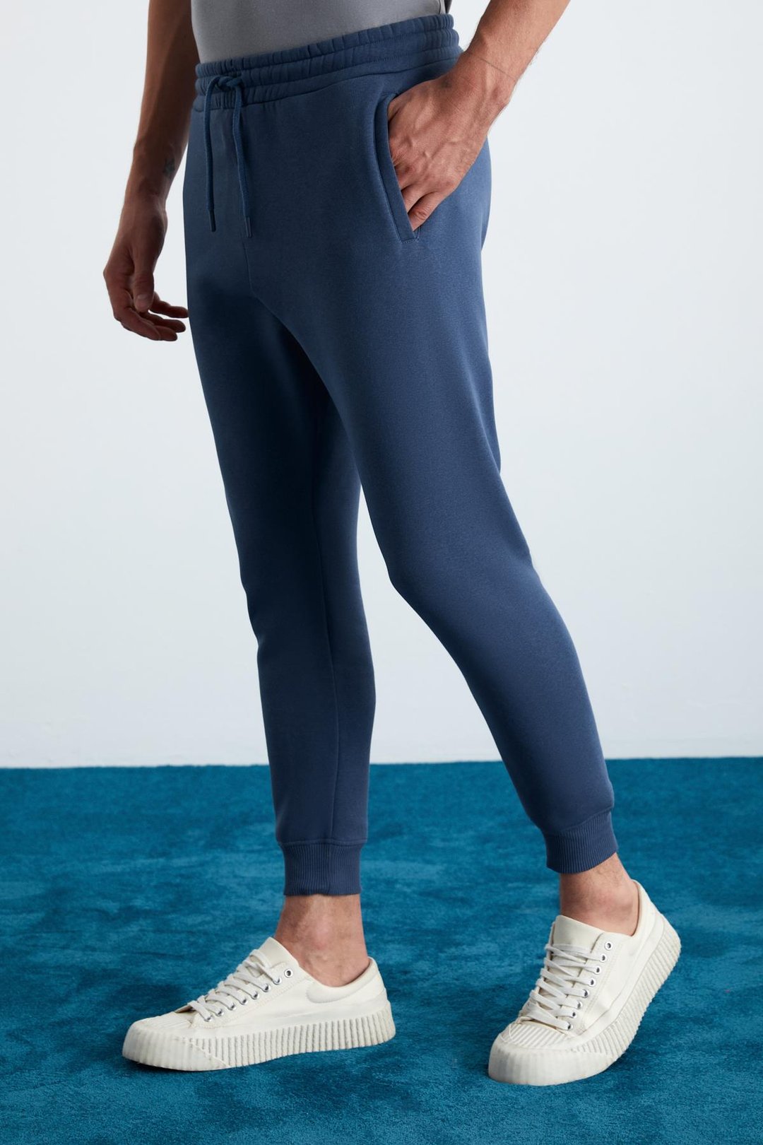 HAKONE Erkek Organik Pamuklu İçi Polarlı Paçası Ribanalı Cepli Jogger İndigo Eşofman Altı