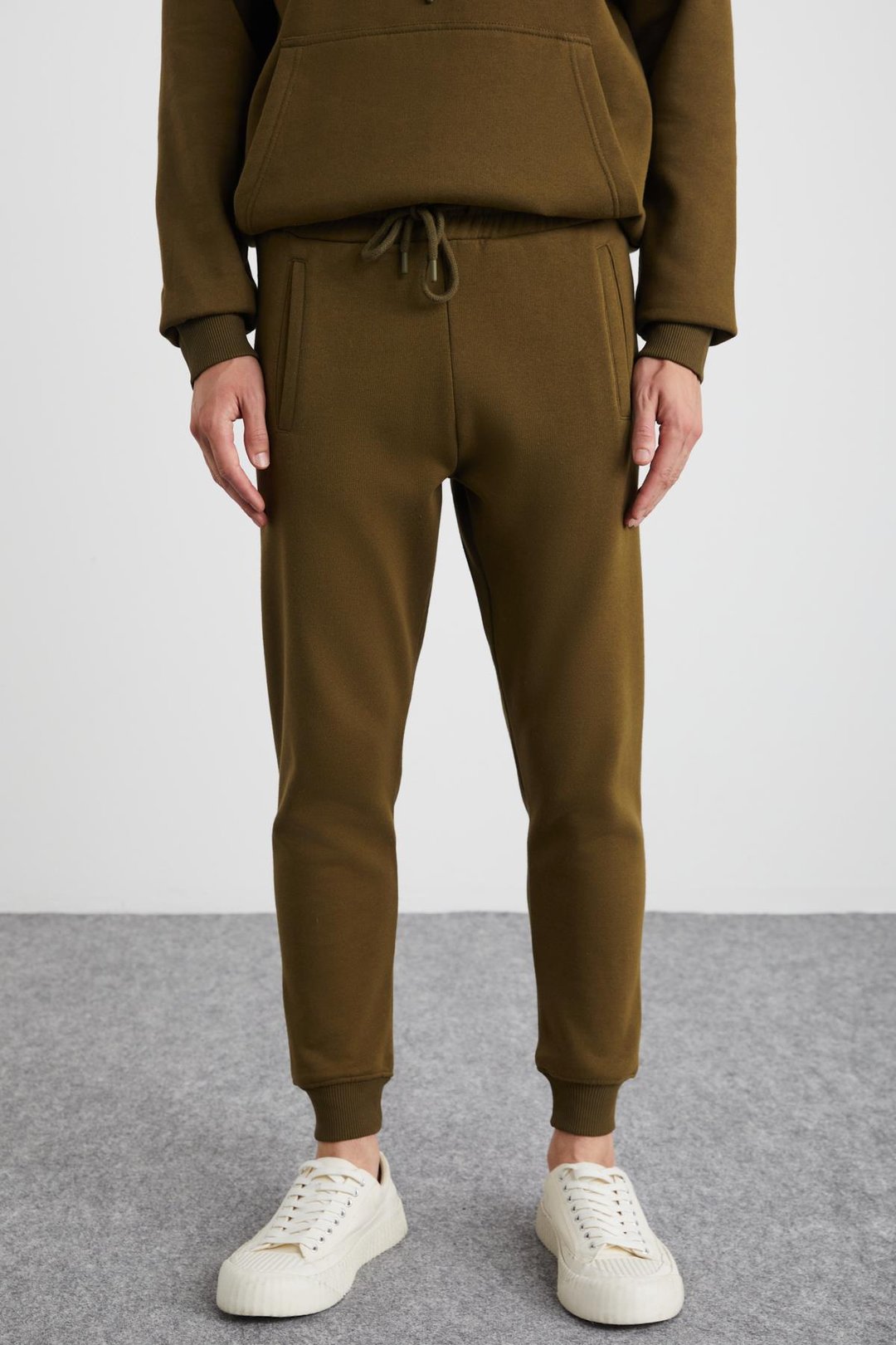 HAKONE Erkek Organik Pamuklu İçi Polarlı Paçası Ribanalı Cepli Jogger Haki Eşofman Altı