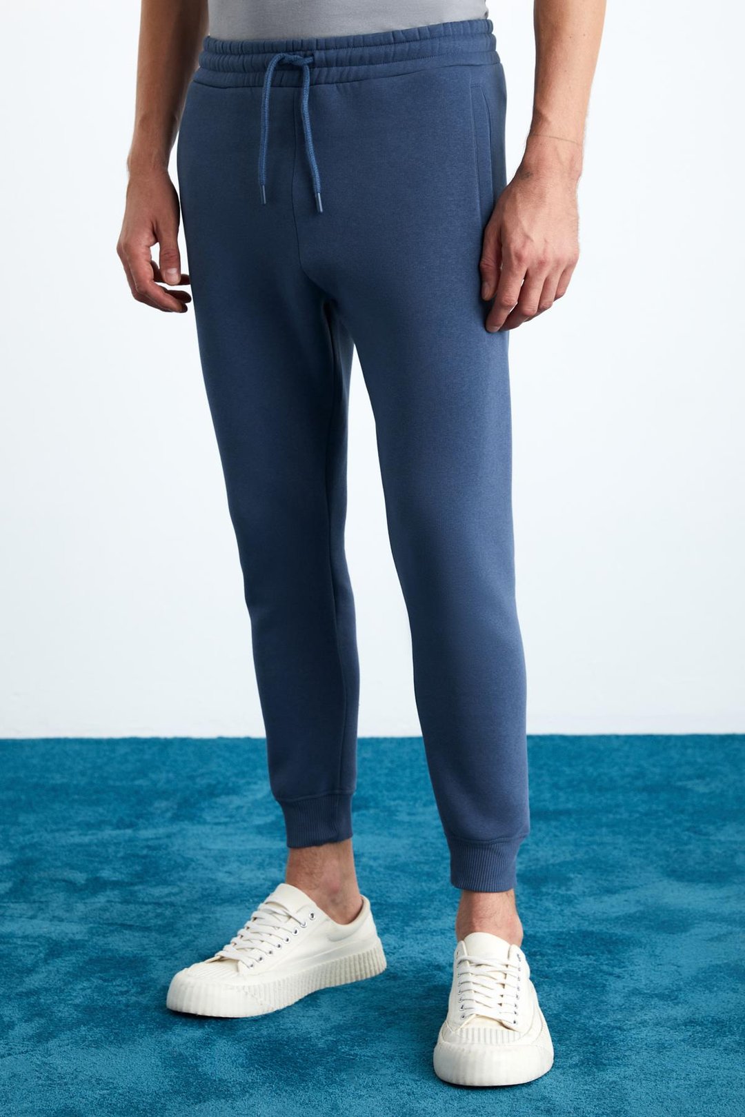 HAKONE Erkek Organik Pamuklu İçi Polarlı Paçası Ribanalı Cepli Jogger İndigo Eşofman Altı