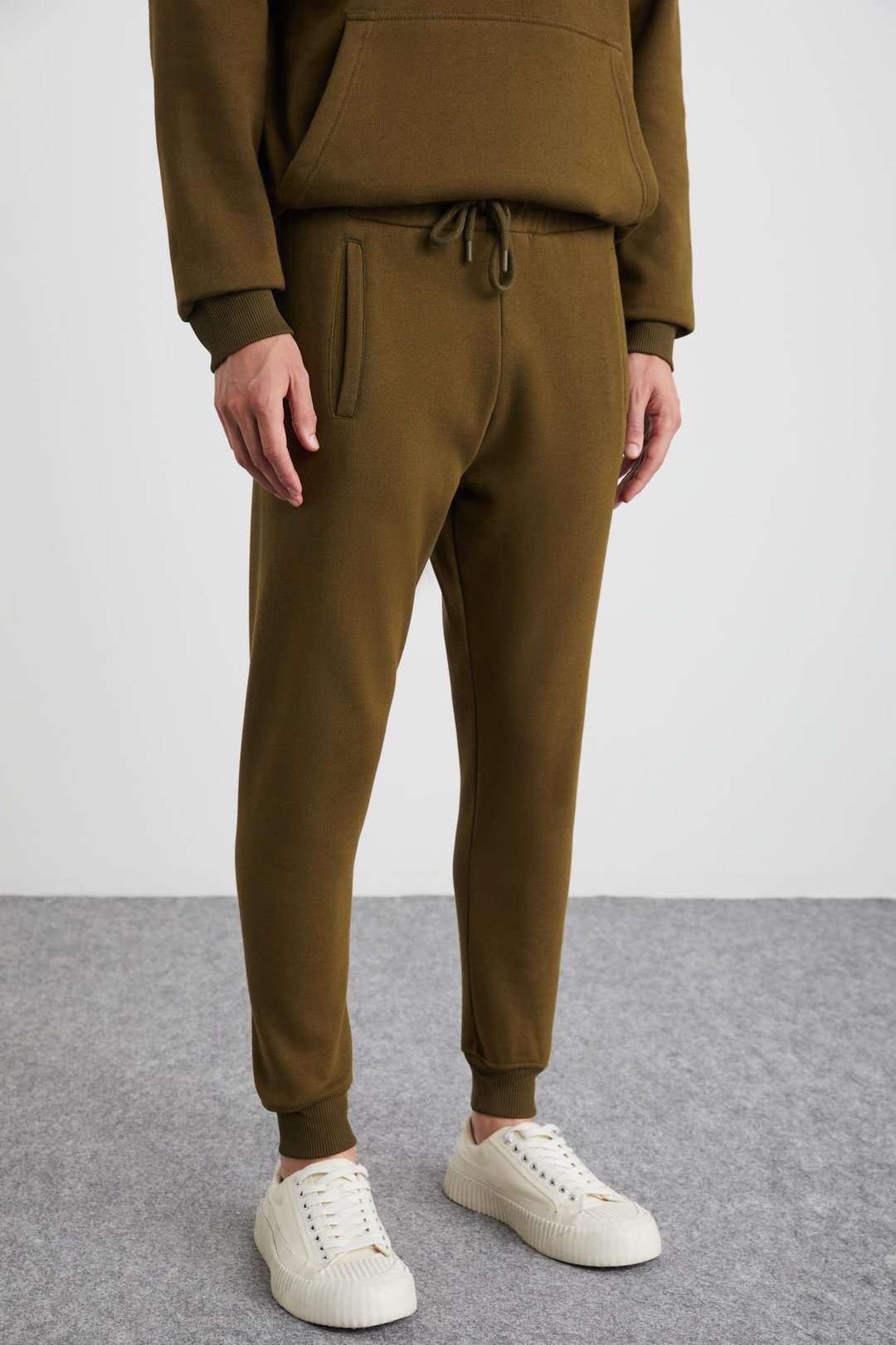 HAKONE Erkek Organik Pamuklu İçi Polarlı Paçası Ribanalı Cepli Jogger Haki Eşofman Altı