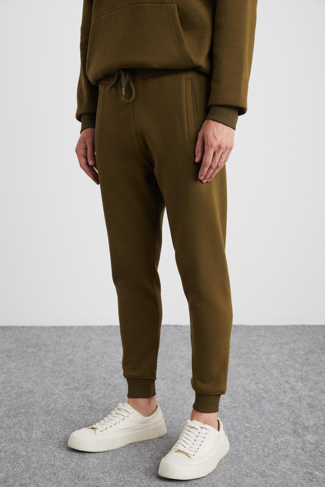 HAKONE Erkek Organik Pamuklu İçi Polarlı Paçası Ribanalı Cepli Jogger Haki Eşofman Altı