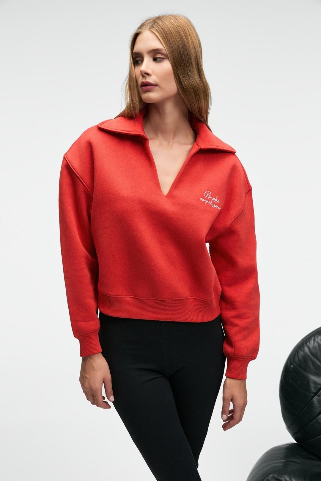 HANEL Kadın V Gömlek Yaka Nakış Detaylı Regular Fit Kırmızı Sweatshirt