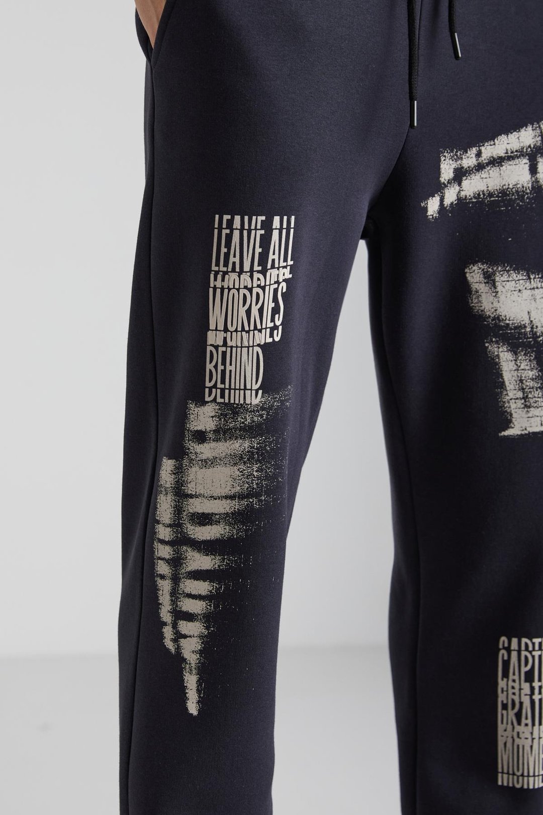 IAKOB Erkek Organik Pamuklu İçi polarlı Sprey Baskılı Streetwear Jogger Antrasit Eşofman Altı