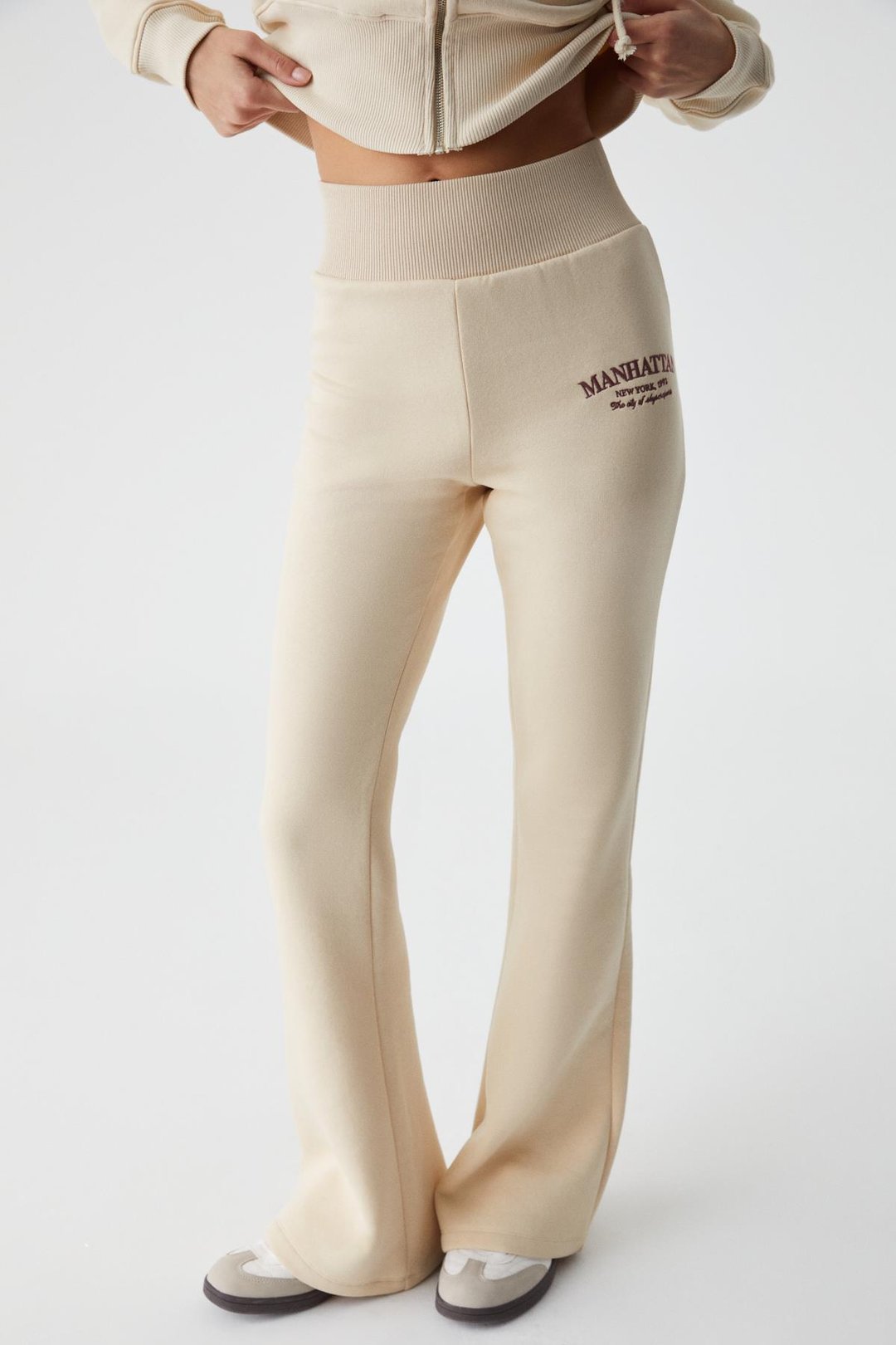 IRESSEN Kadın Nakış Desenli Regular Fit Taş Rengi Eşofman Altı