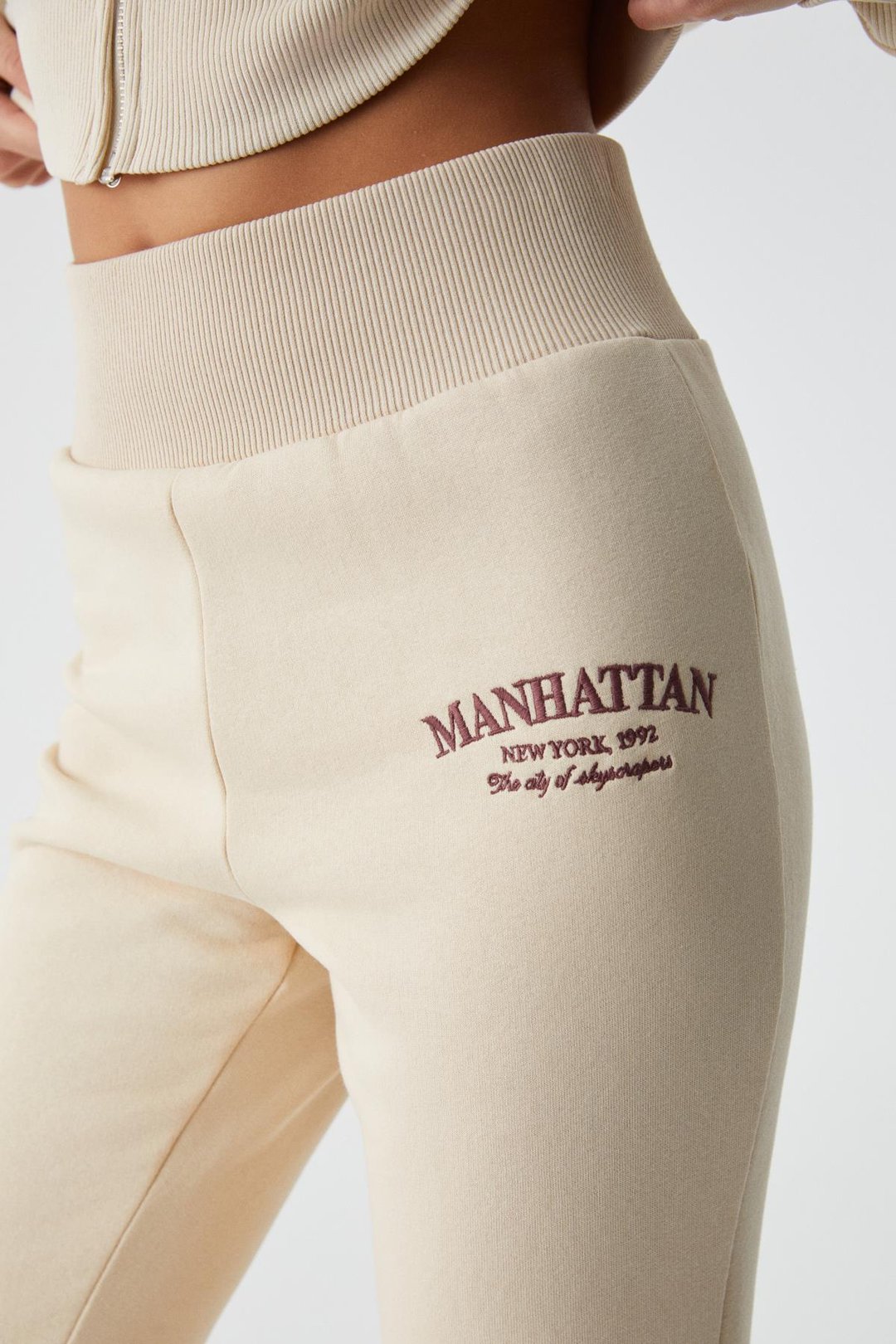 IRESSEN Kadın Nakış Desenli Regular Fit Taş Rengi Eşofman Altı