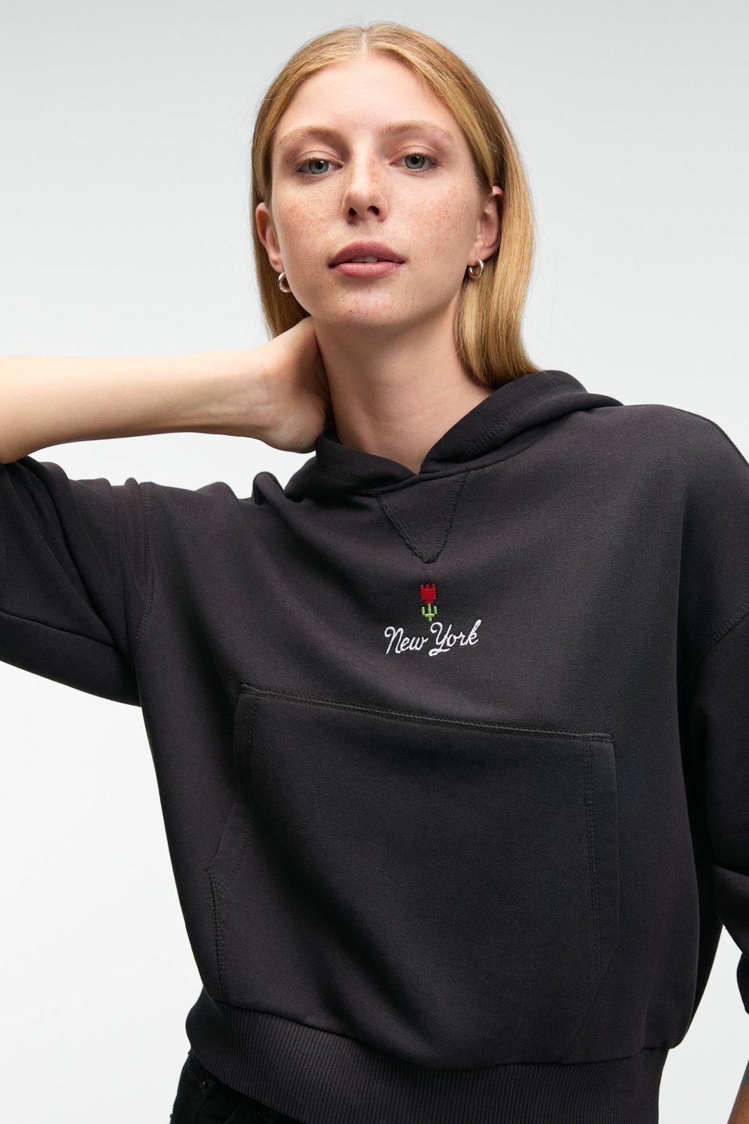 ISADORA Kadın Kapüşonlu Nakış Detaylı Regular Fit Crop Antrasit Sweatshirt