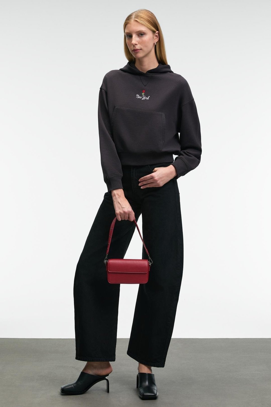 ISADORA Kadın Kapüşonlu Nakış Detaylı Regular Fit Crop Antrasit Sweatshirt