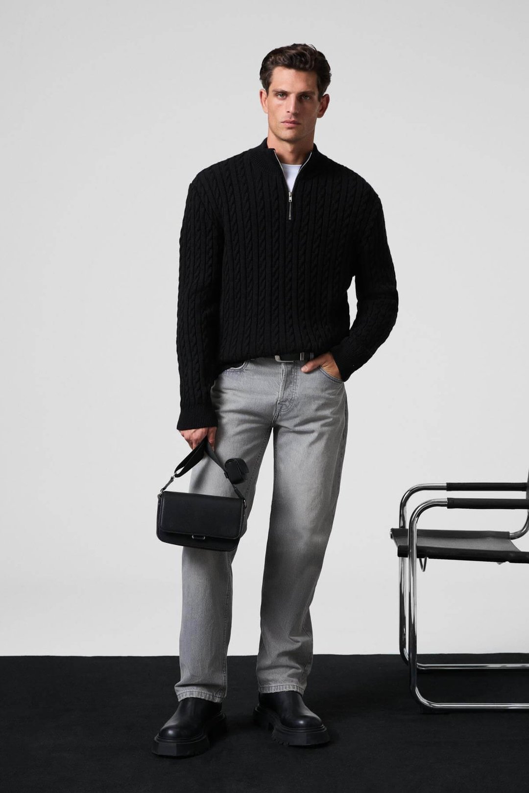 IVAR Erkek Yarım Fermuarlı Dik Yakalı Saç Örgü Desenli Triko Siyah Kazak