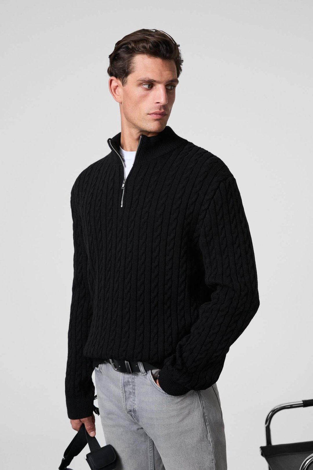 IVAR Erkek Yarım Fermuarlı Dik Yakalı Saç Örgü Desenli Triko Siyah Kazak