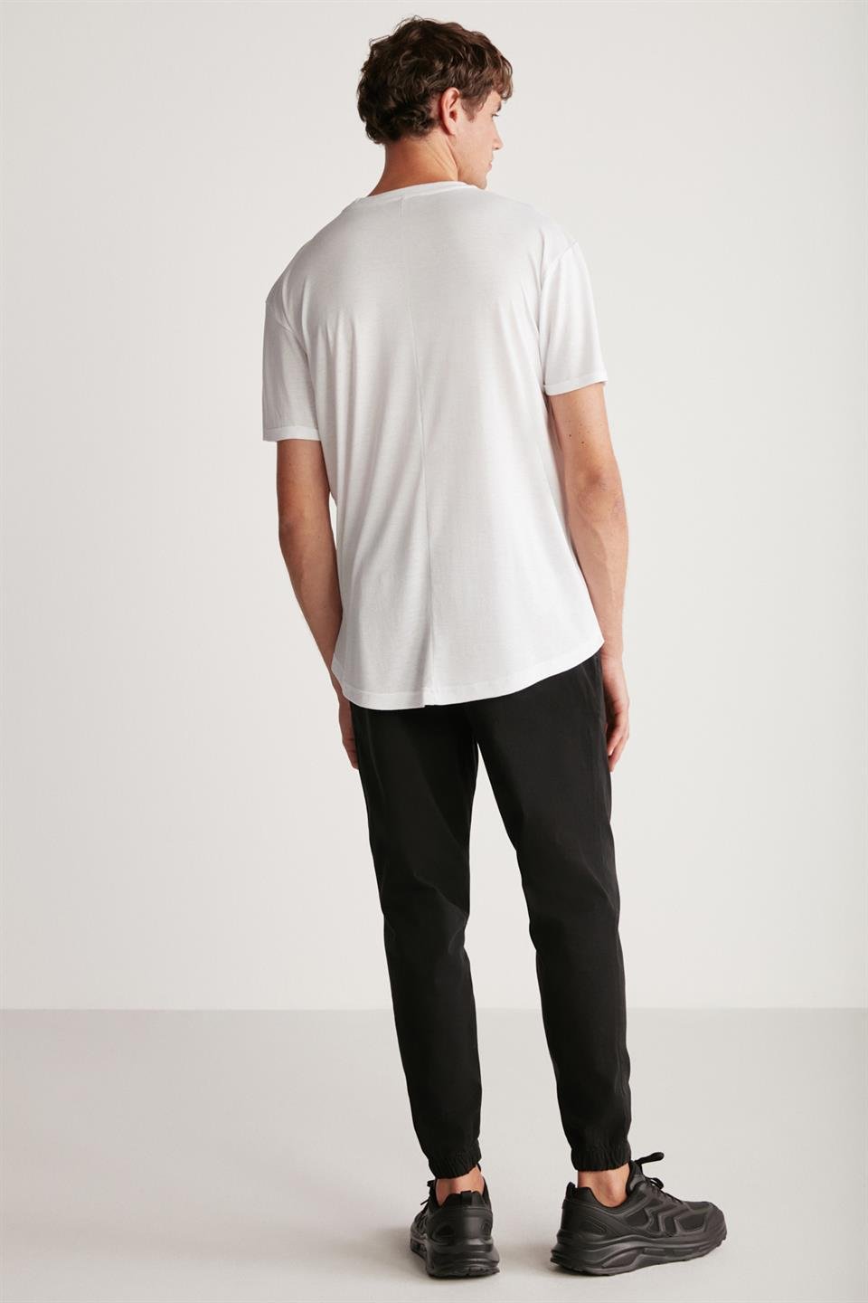 JAKOB  Comfort Siyah Tekli Pantolon