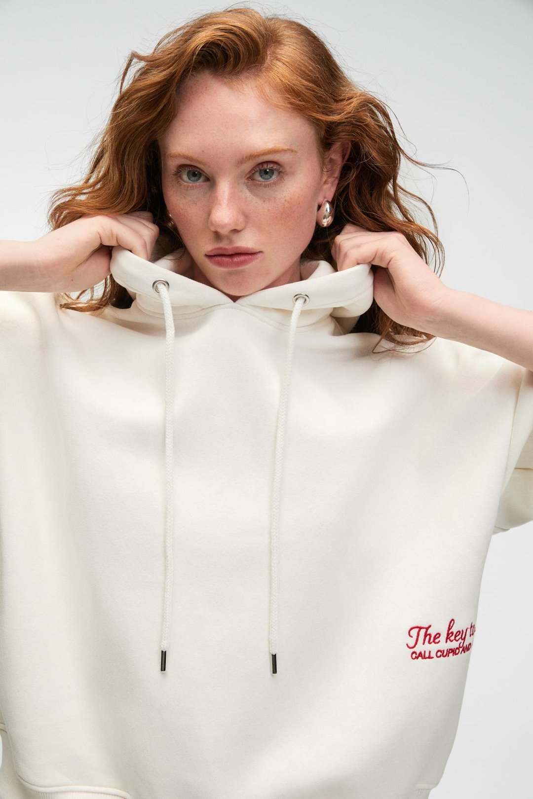 JASSES Kadın Oversize Nakışlı Kapüşonlu Beyaz Sweatshirt