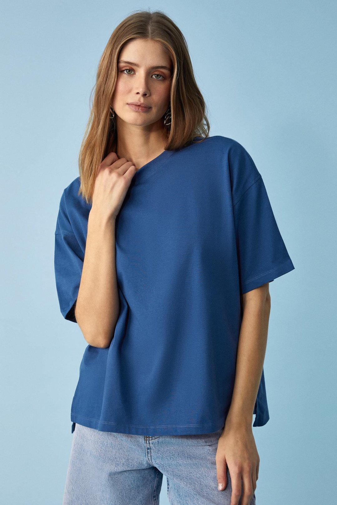 Jemmy Kadın %100 Organik Pamuk Relaxed Fit Yırtmaçlı Yuvarlak Yakalı Lacivert T-Shirt