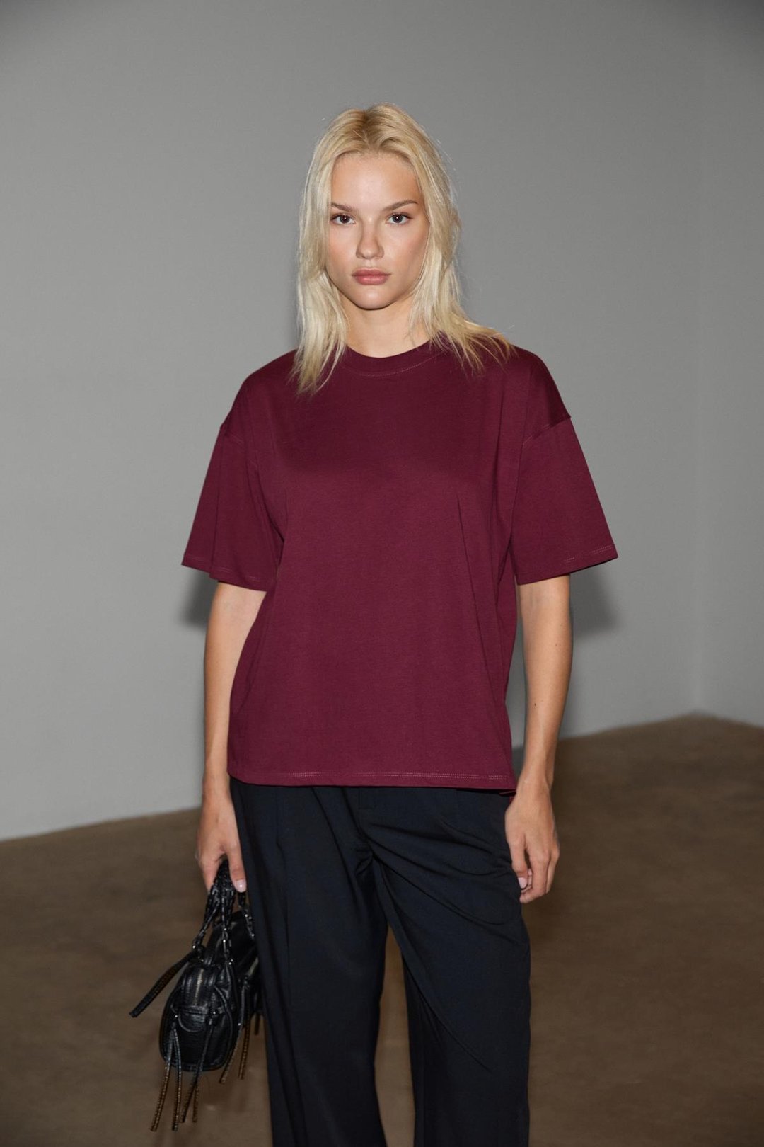 Jemmy Kadın %100 Organik Pamuk Relaxed Fit Yırtmaçlı Yuvarlak Yakalı Bordo T-Shirt