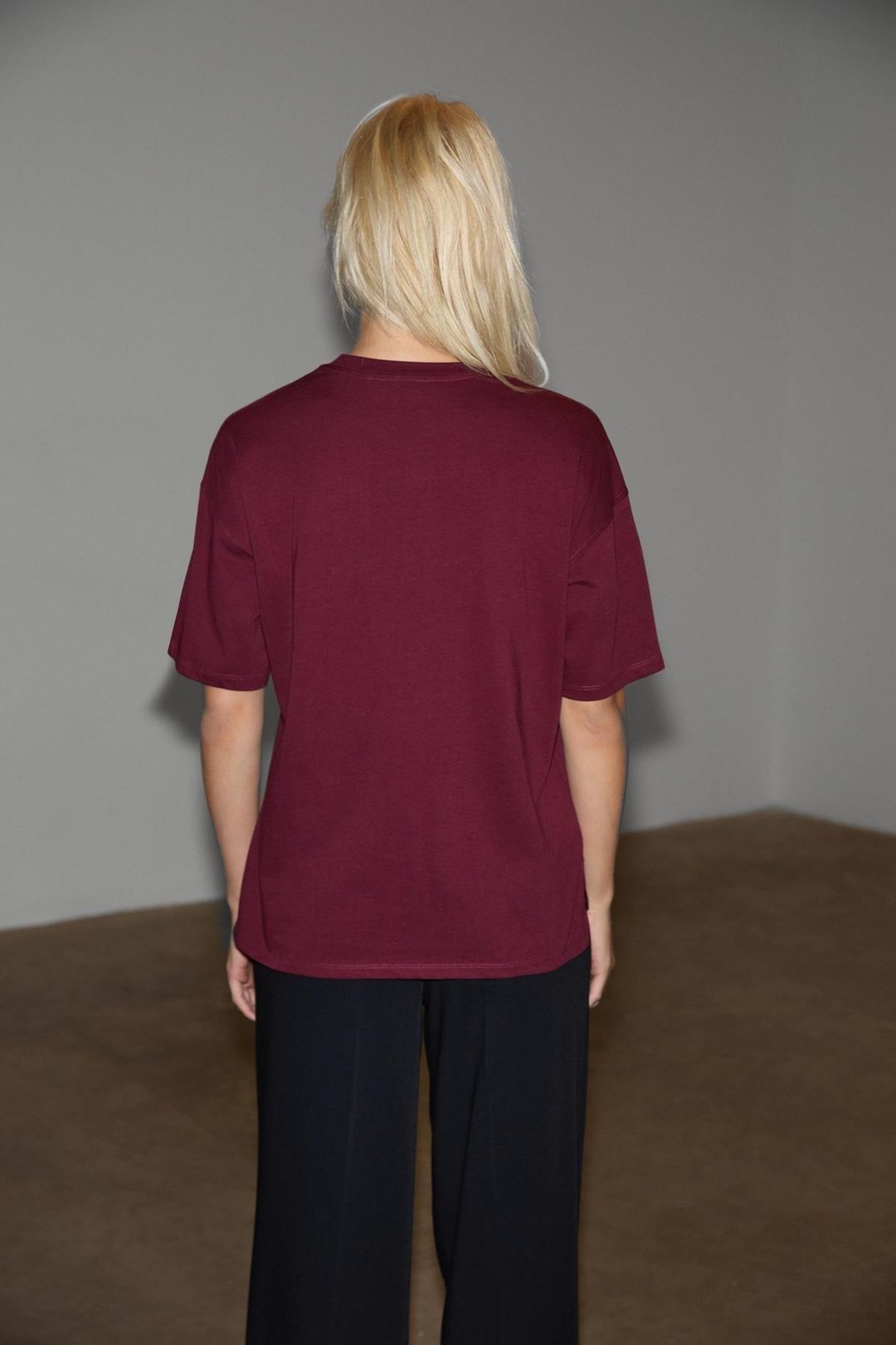 Jemmy Kadın %100 Organik Pamuk Relaxed Fit Yırtmaçlı Yuvarlak Yakalı Bordo T-Shirt