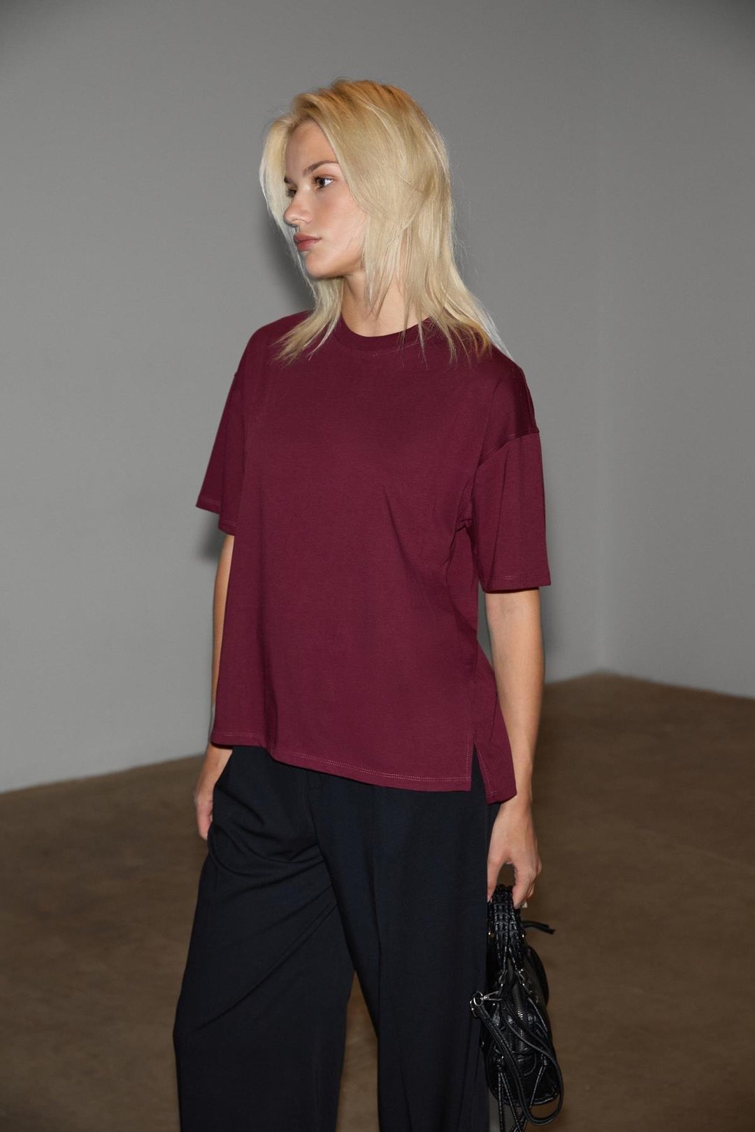 Jemmy Kadın %100 Organik Pamuk Relaxed Fit Yırtmaçlı Yuvarlak Yakalı Bordo T-Shirt