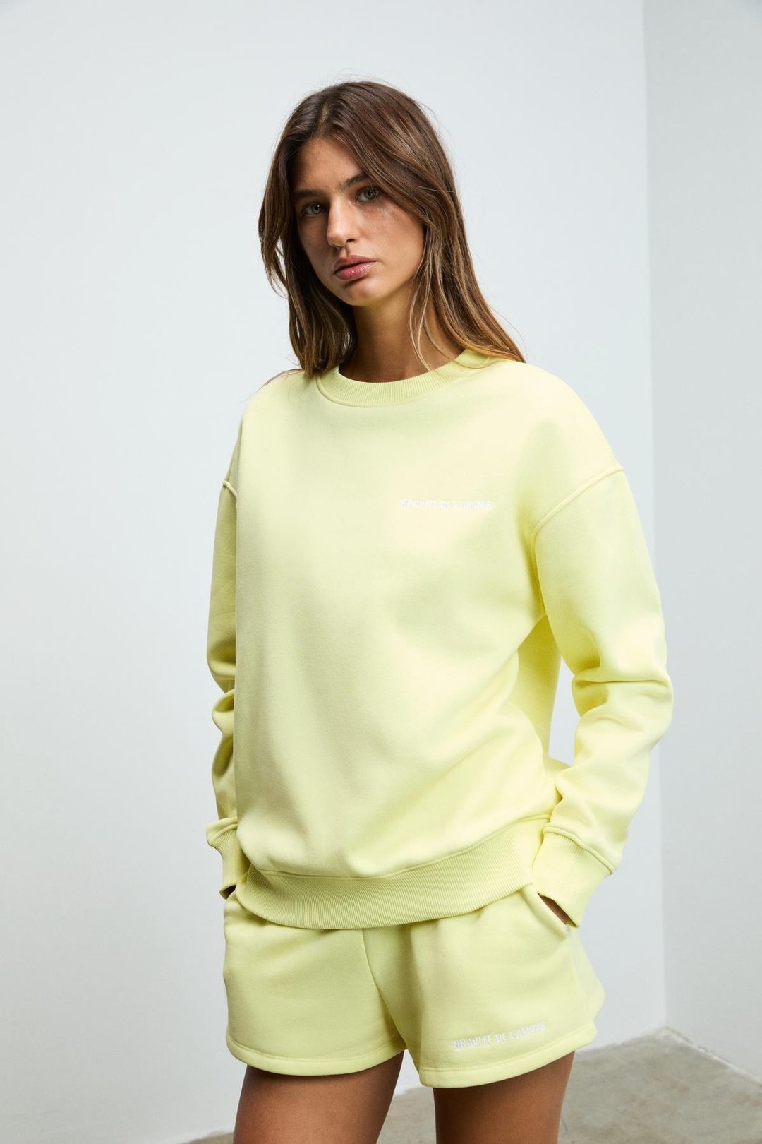 Jennıfer Kadın Organik Pamuklu Nakışlı Yuvarlak Yakalı Oversize Sarı Sweatshirt