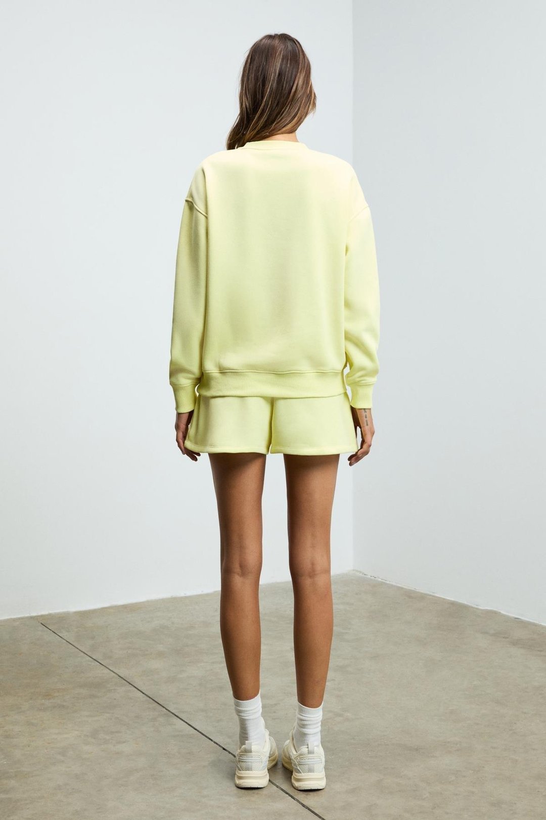 Jennıfer Kadın Organik Pamuklu Nakışlı Yuvarlak Yakalı Oversize Sarı Sweatshirt