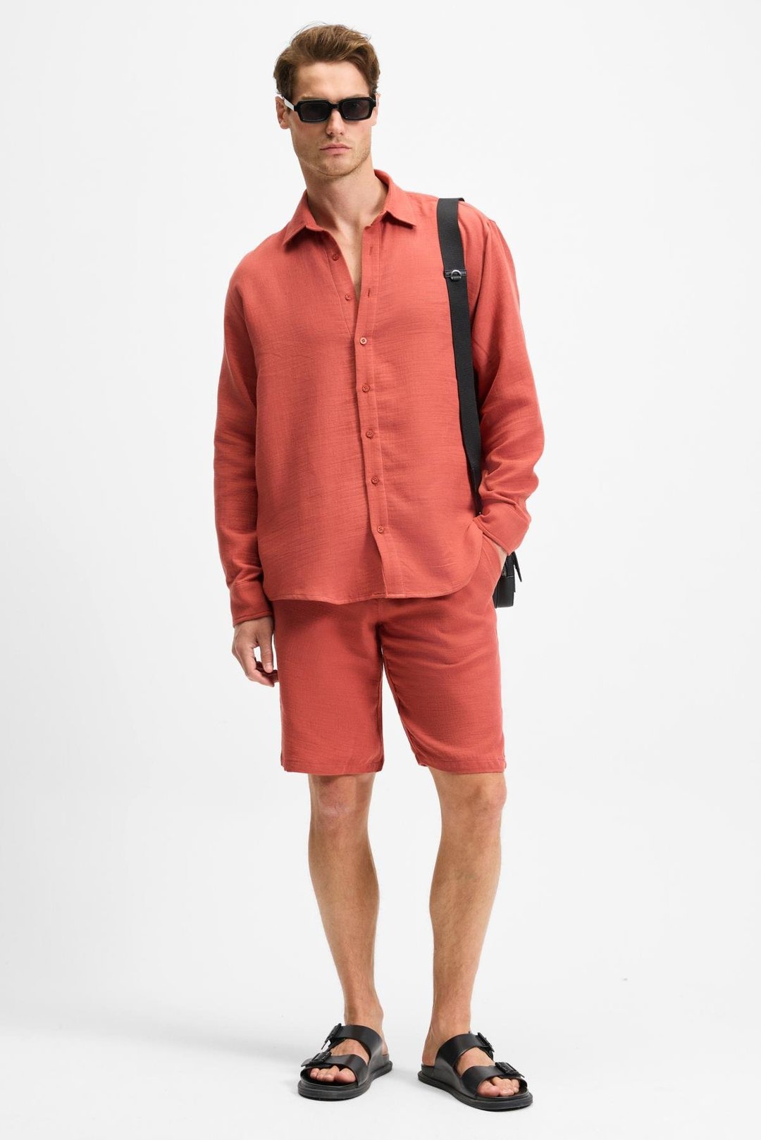 JENS Erkek %100 Pamuk Yanları Cepli Slim Fit Dar Kesim Kiremit Rengi Şort