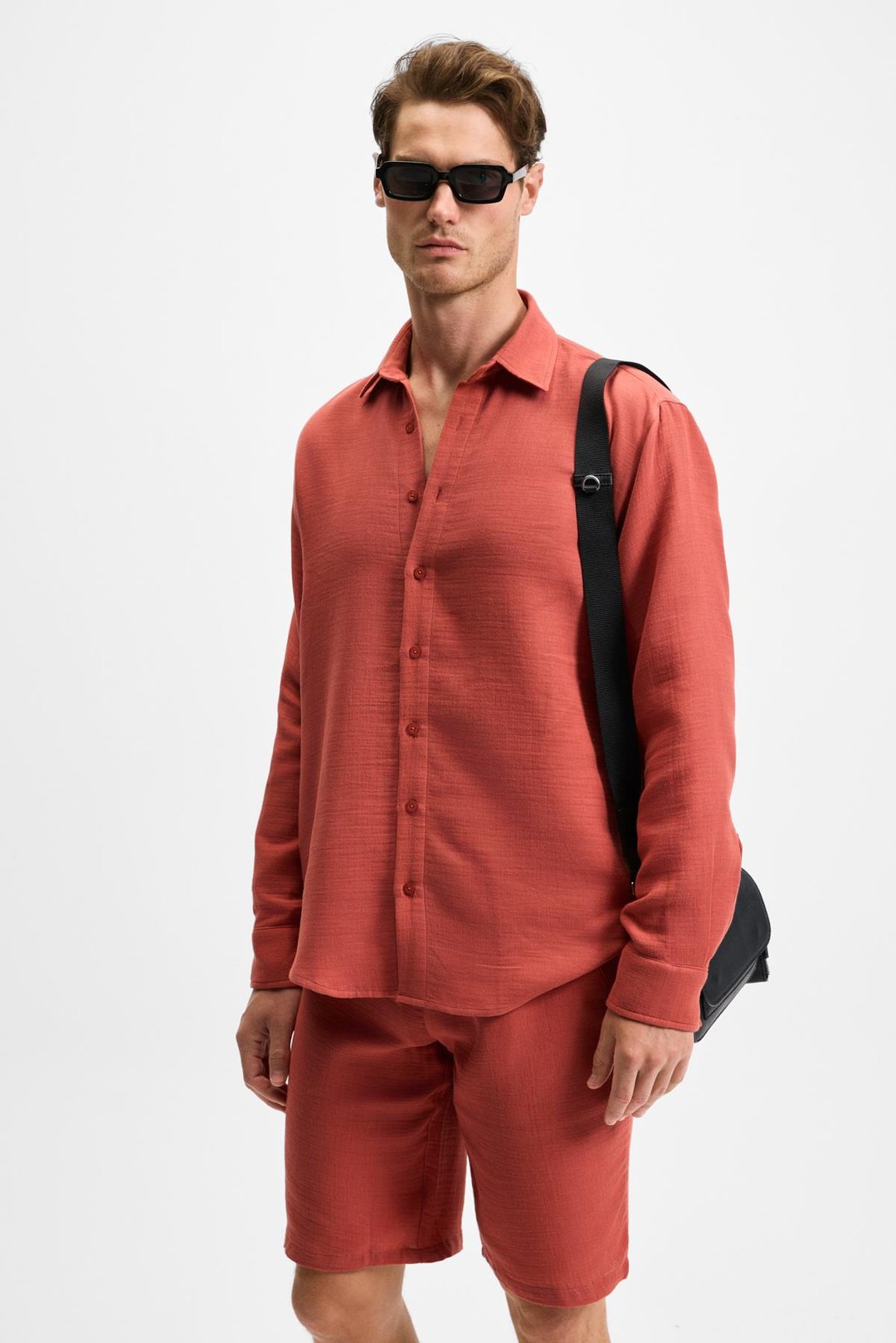 JENS Erkek %100 Pamuk Yanları Cepli Slim Fit Dar Kesim Kiremit Rengi Şort