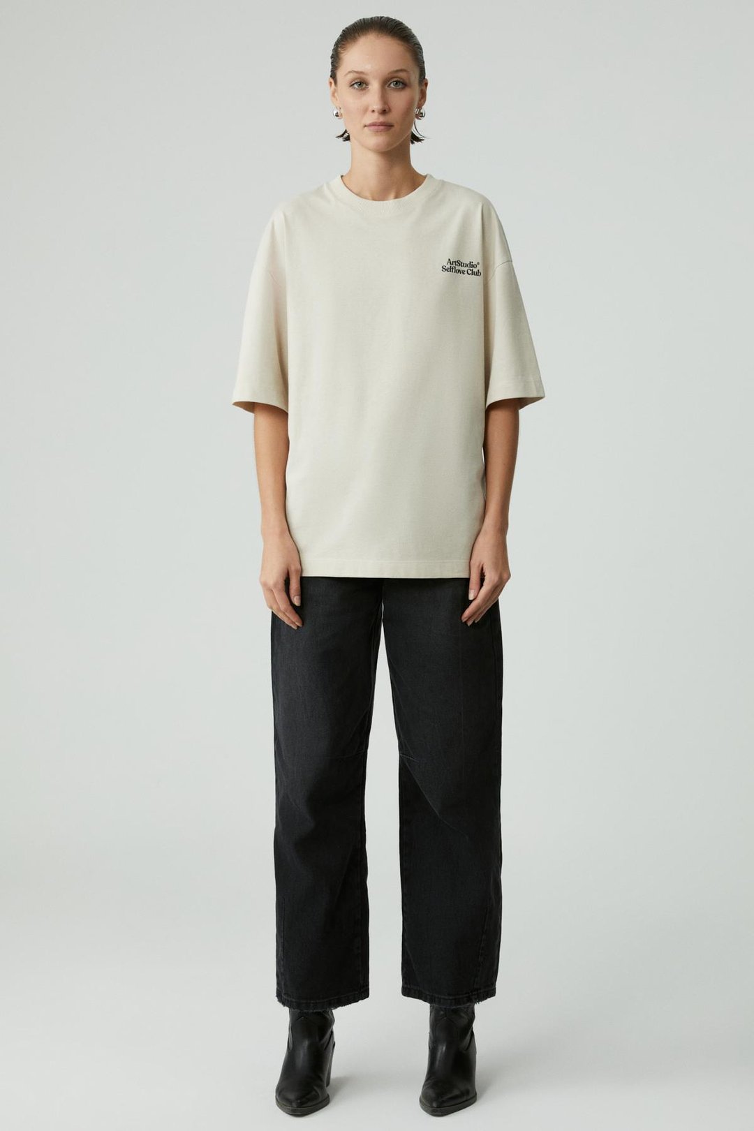 JESLEEN Kadın Oversıze Yuvarlak Yaka Relaxed Bej T-Shirt