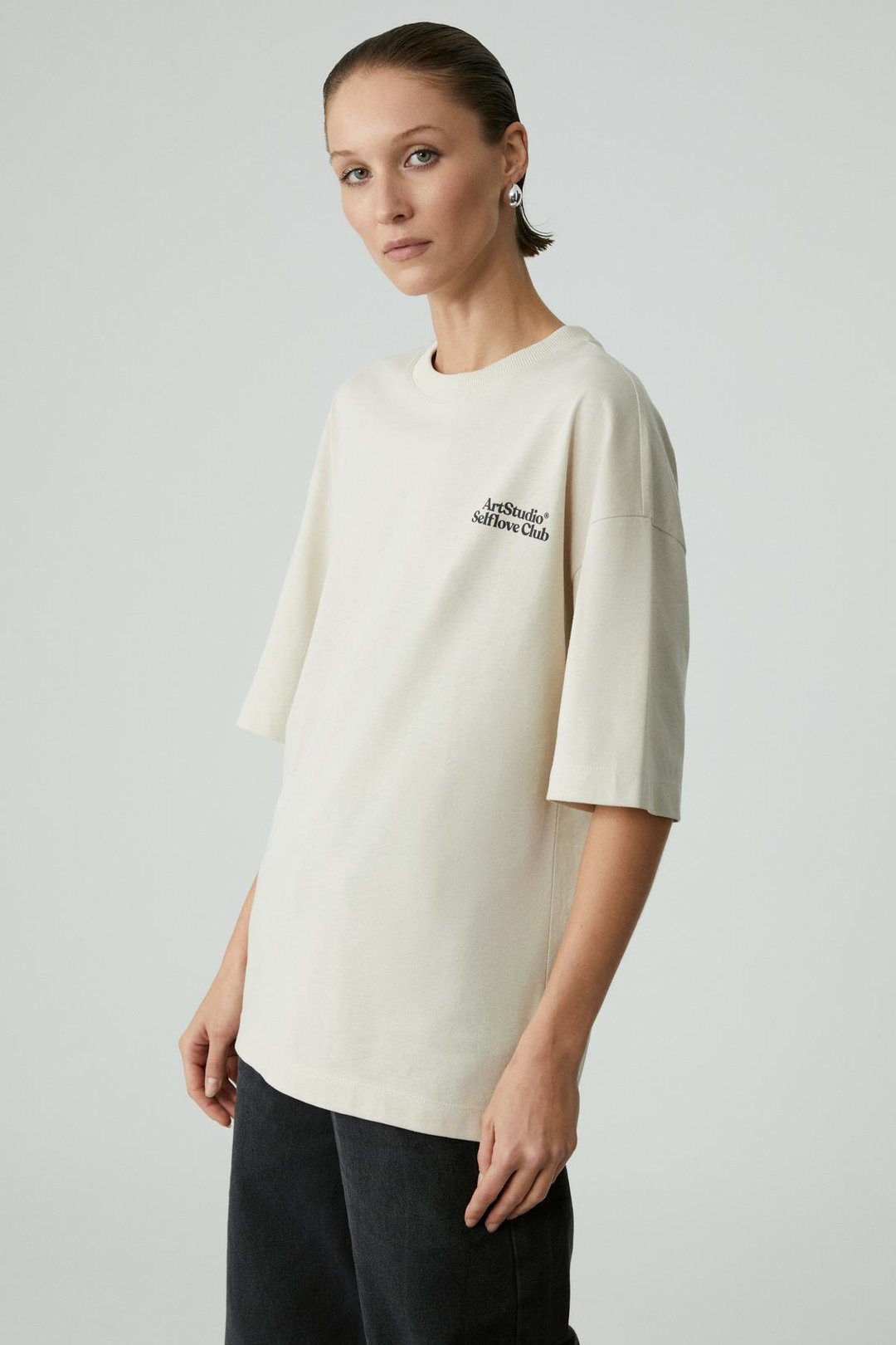 JESLEEN Kadın Oversıze Yuvarlak Yaka Relaxed Bej T-Shirt