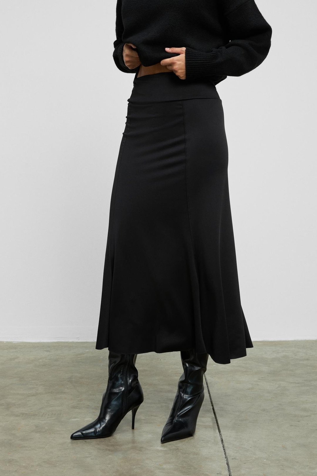 JEVEUX Kadın Esnek Kumaşlı Dikiş Detaylı Uzun Siyah Etek