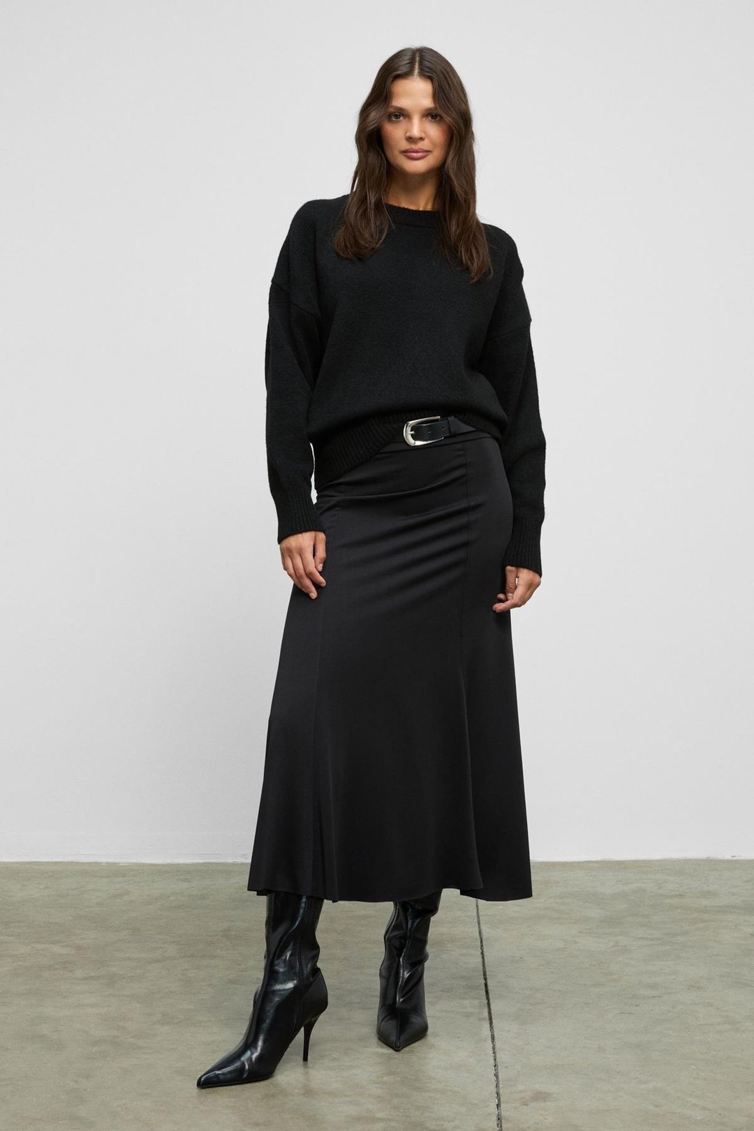 JEVEUX Kadın Esnek Kumaşlı Dikiş Detaylı Uzun Siyah Etek