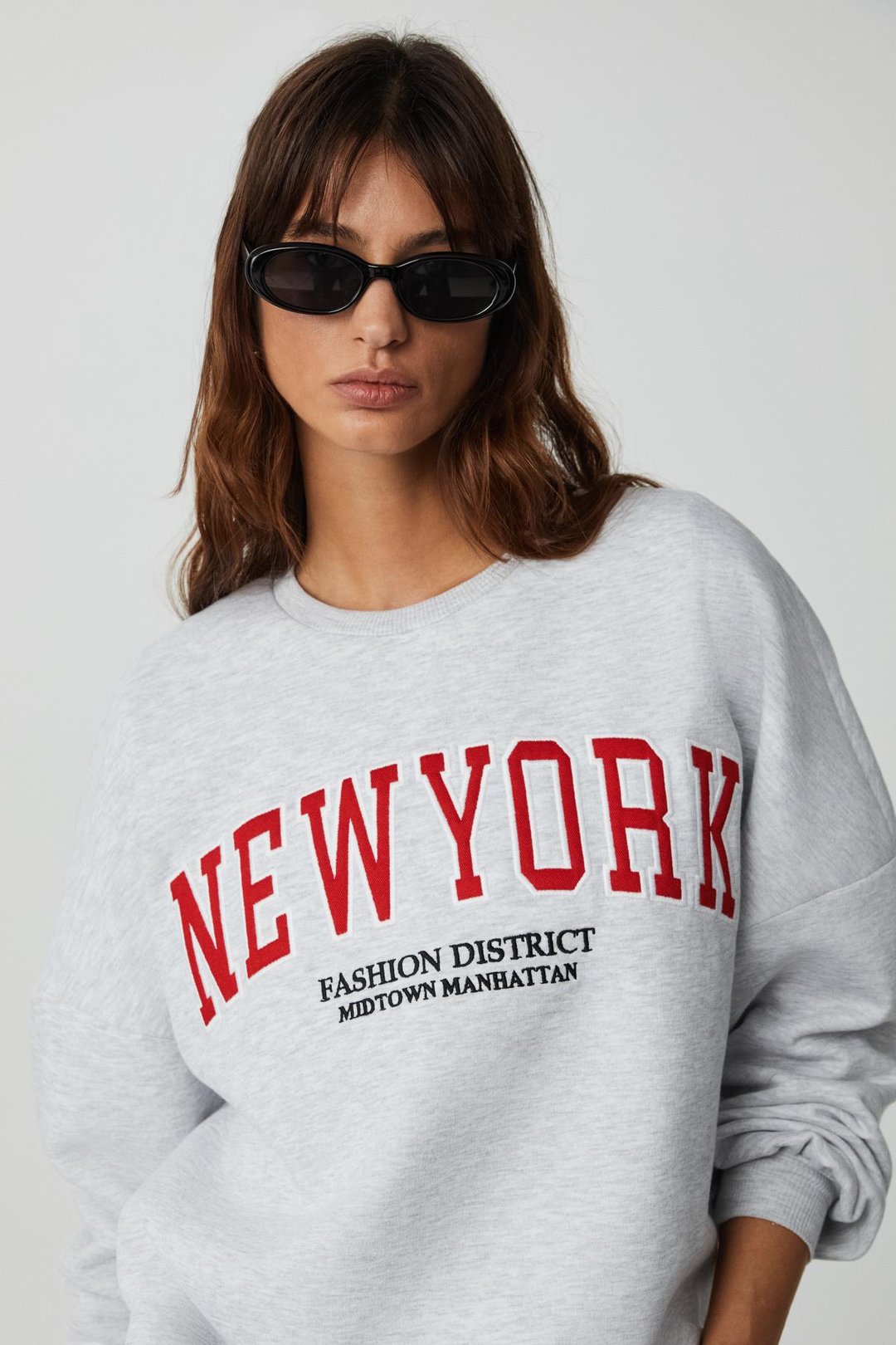 JORDIN Kadın Uzun Kollu Yuvarlak Yaka Önü Aplike Nakışlı Düşük Omuz Oversize Grimelanj Sweatshirt
