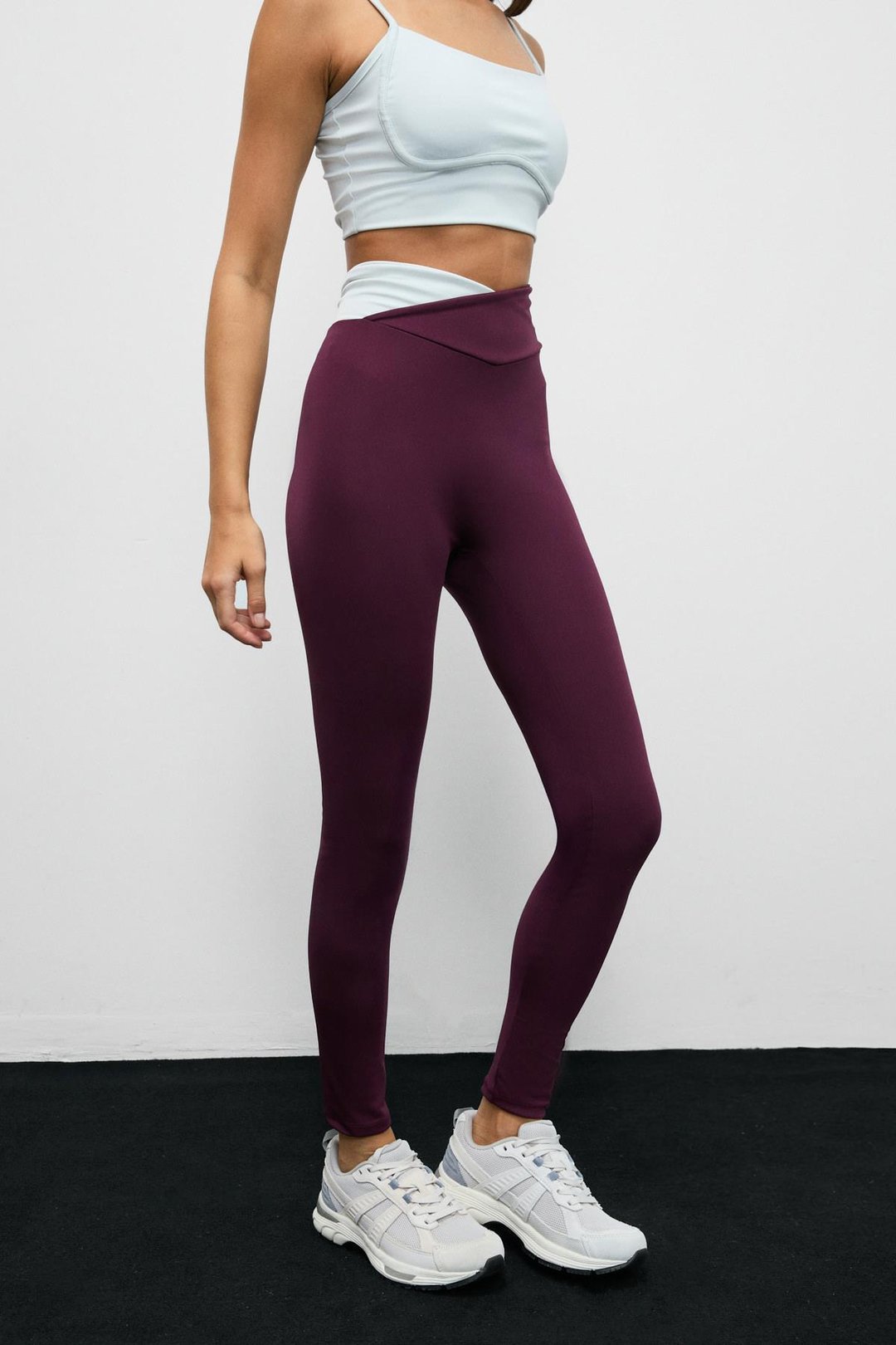 JULSEN Kadın Yumuşak Ve Esnek Dokulu Asimetrik Konstrat Bel Detaylı Bordo Tayt