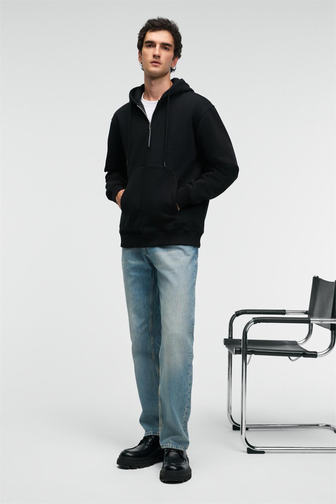 JUSTUS Erkek Kapüşonlu Kanguru Cepli Fermuar Yakalı Siyah Sweatshirt