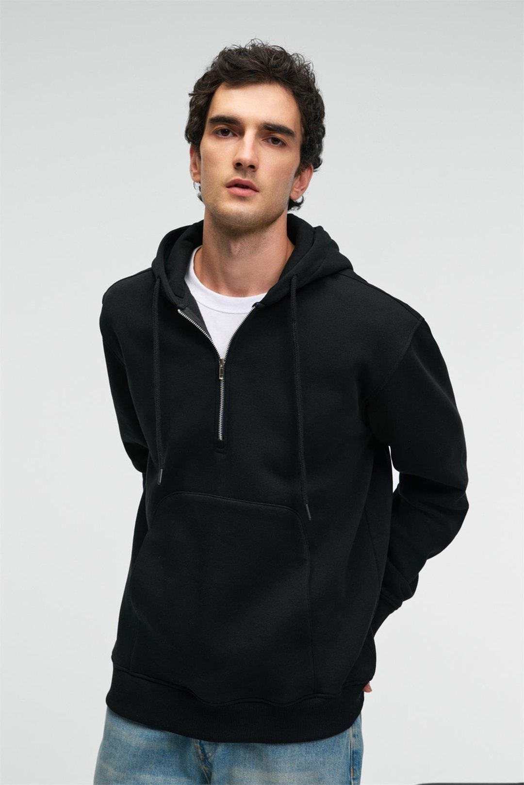 JUSTUS Erkek Kapüşonlu Kanguru Cepli Fermuar Yakalı Siyah Sweatshirt