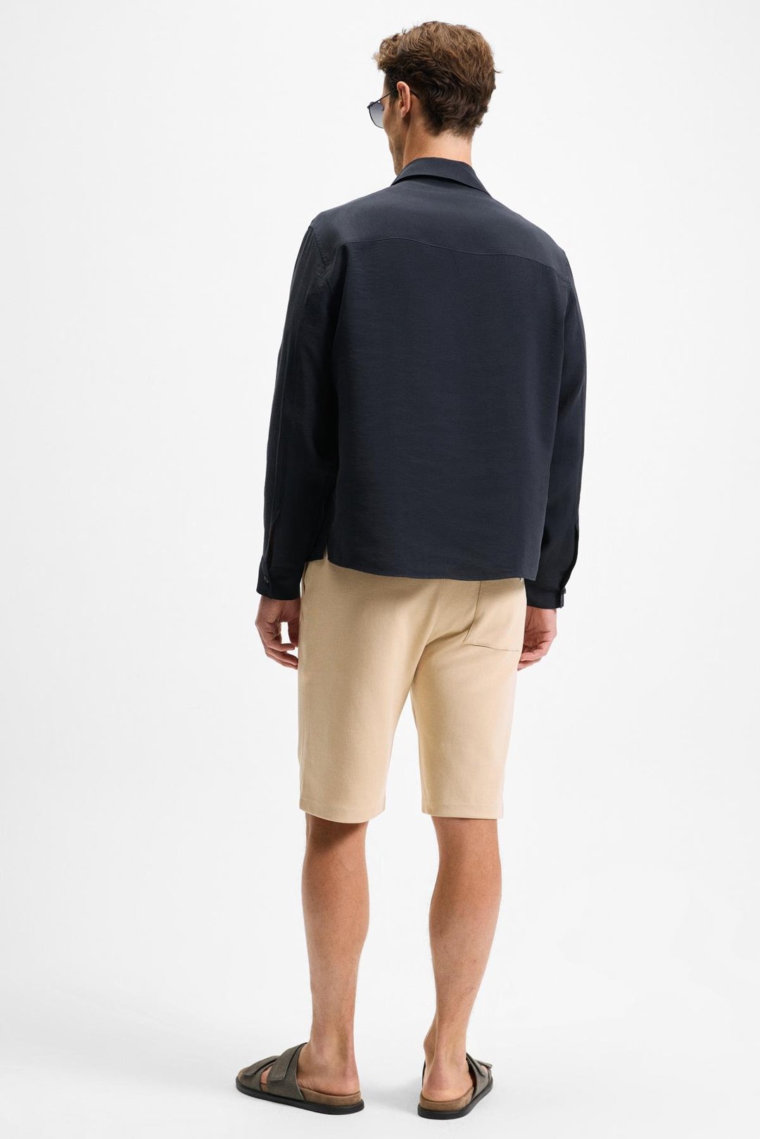 JUUSO Erkek Dökümlü Kumaş Gömlek Yaka Düğmeli Manşetli Cep Detaylı Uzun Kol Siyah Gömlek